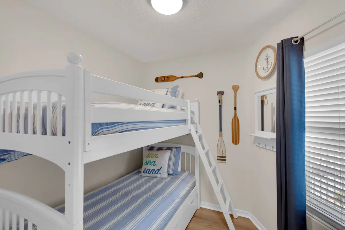 Twin Bunkbed Room