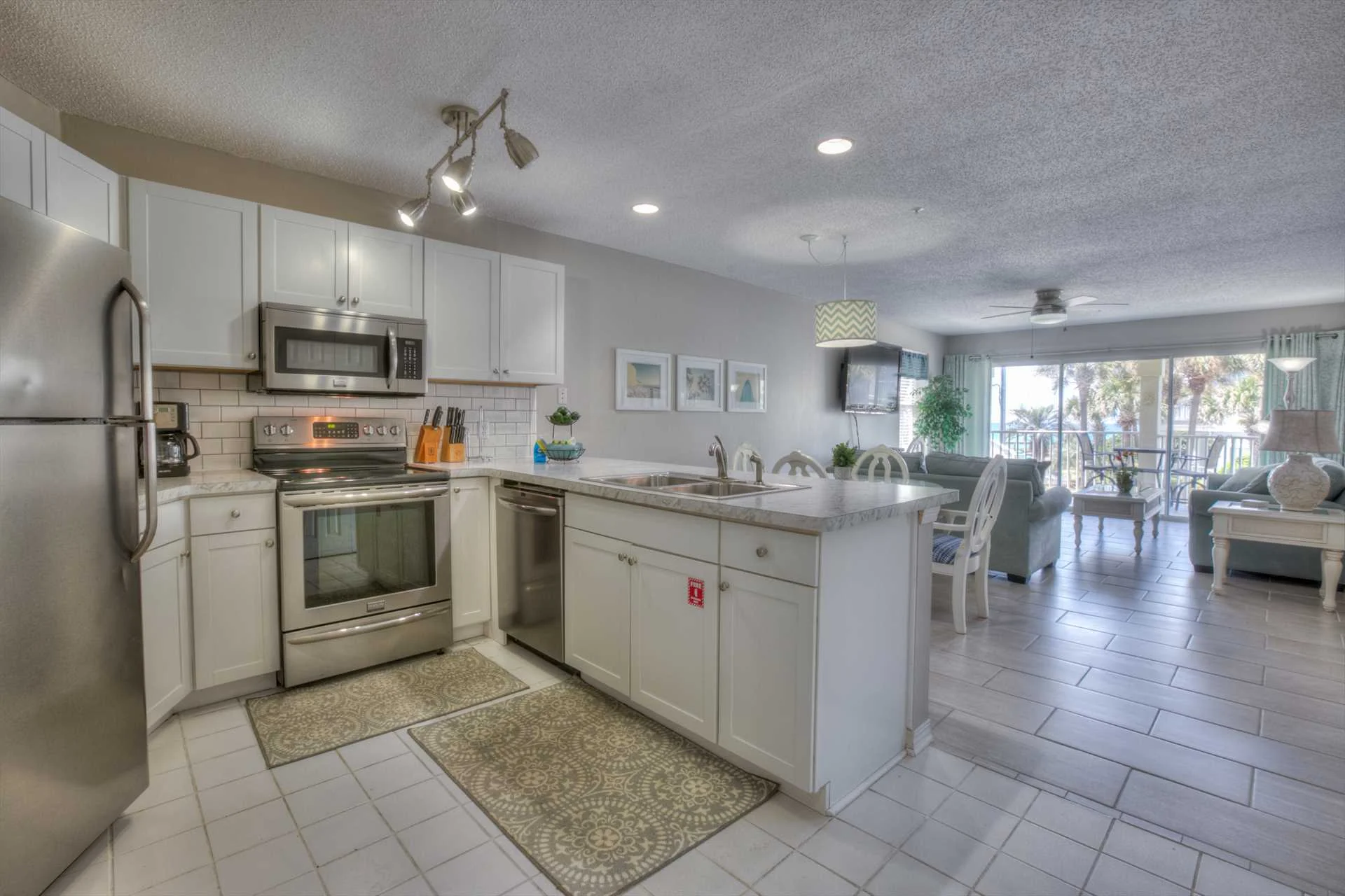 Gulfview corner unit - Photo 2