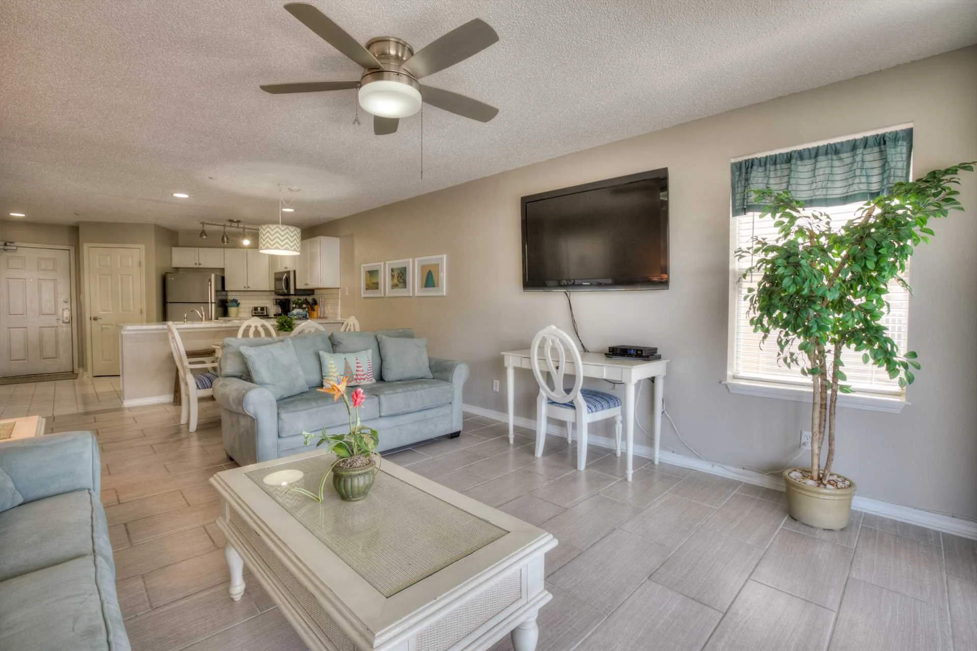 Gulfview corner unit - Photo 8