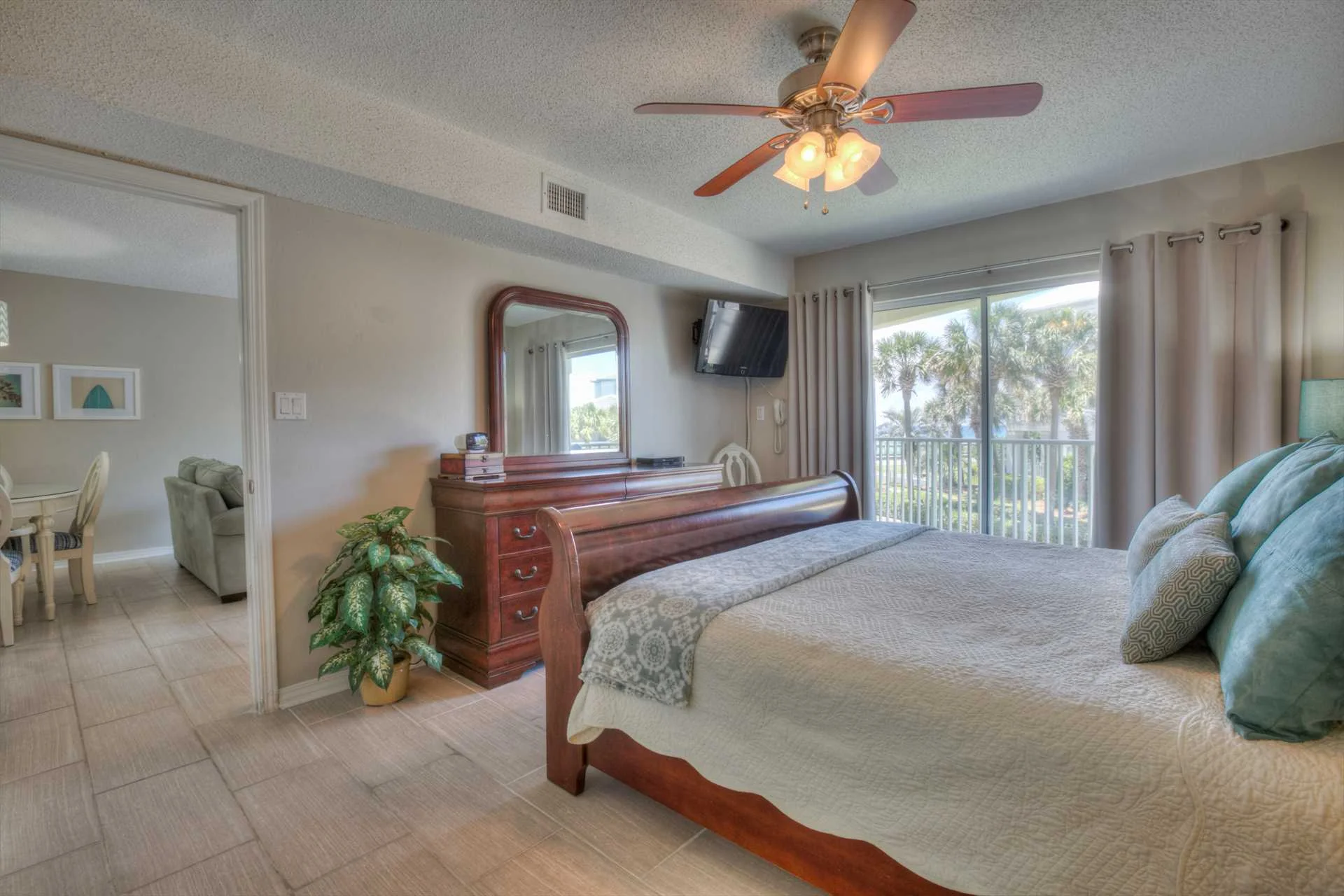 Gulfview corner unit - Photo 10