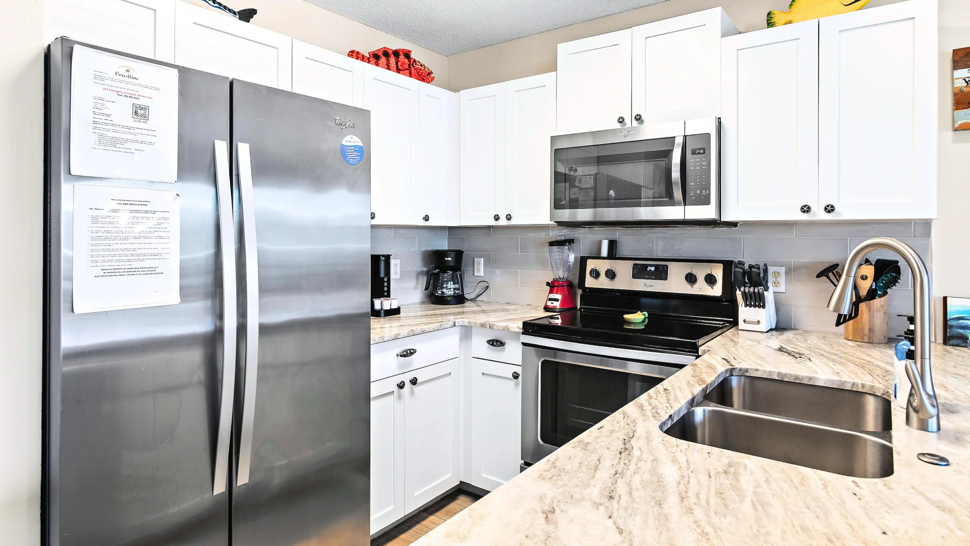 Steps to Beach • Gulf View Condo w/ Beach Service - Photo 8
