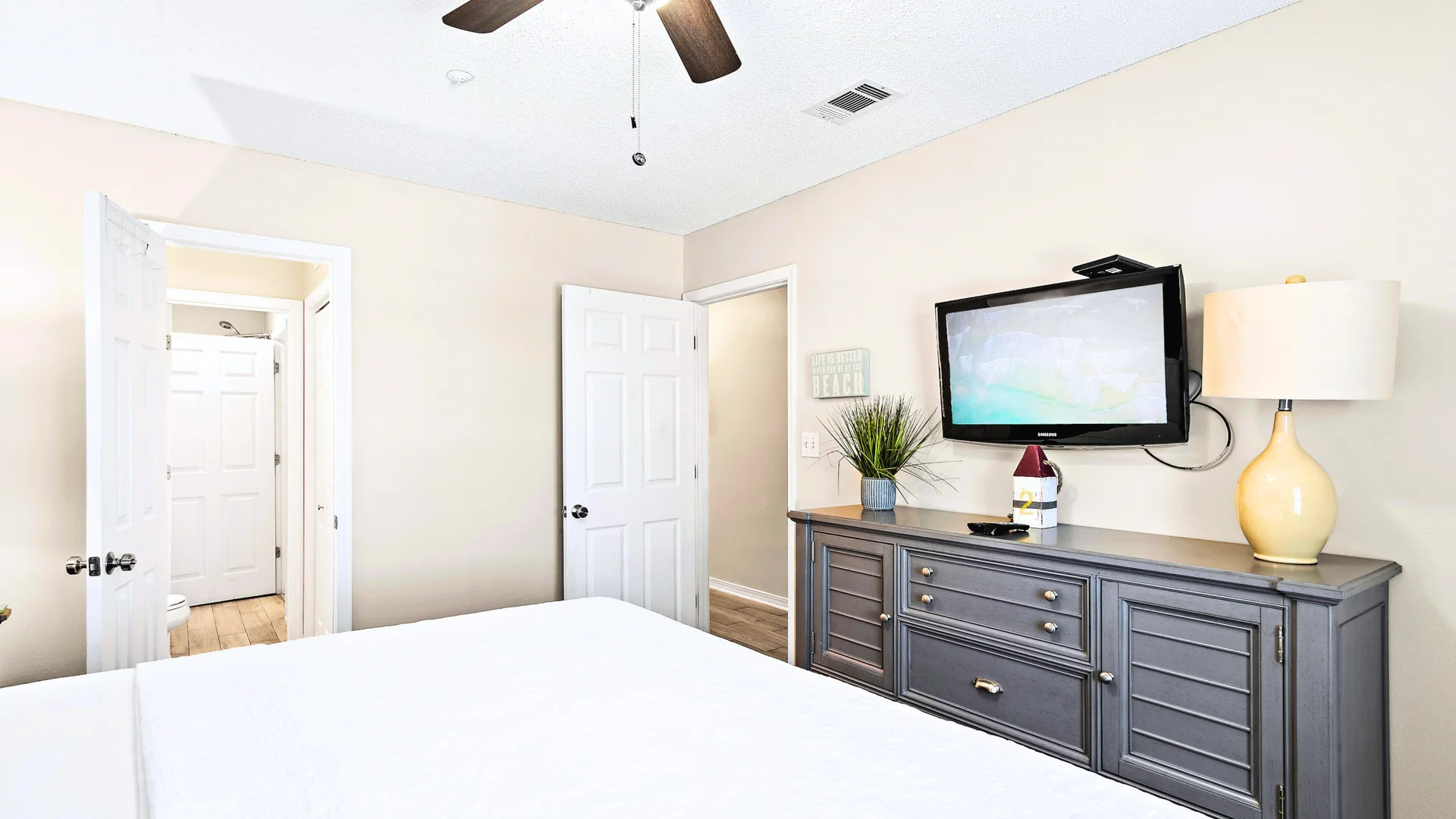 Steps to Beach • Gulf View Condo w/ Beach Service - Photo 4