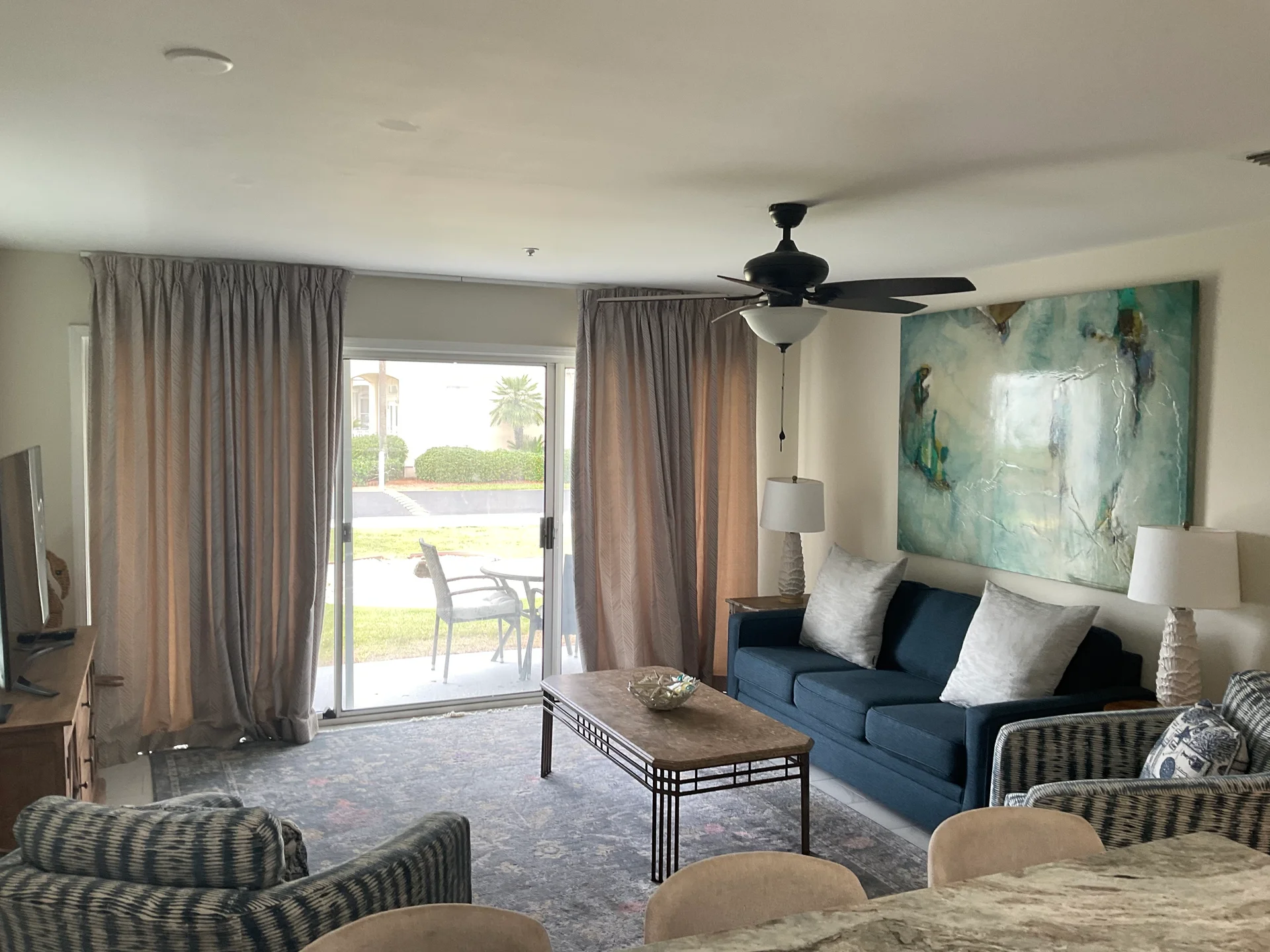 1 Bedroom Pet friendly with Beach Service ~weekly discount