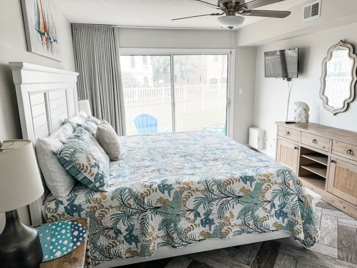 Main/primary bedroom