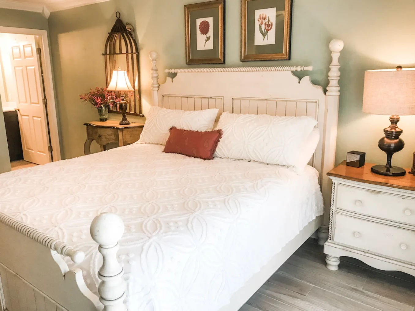 Main/primary bedroom