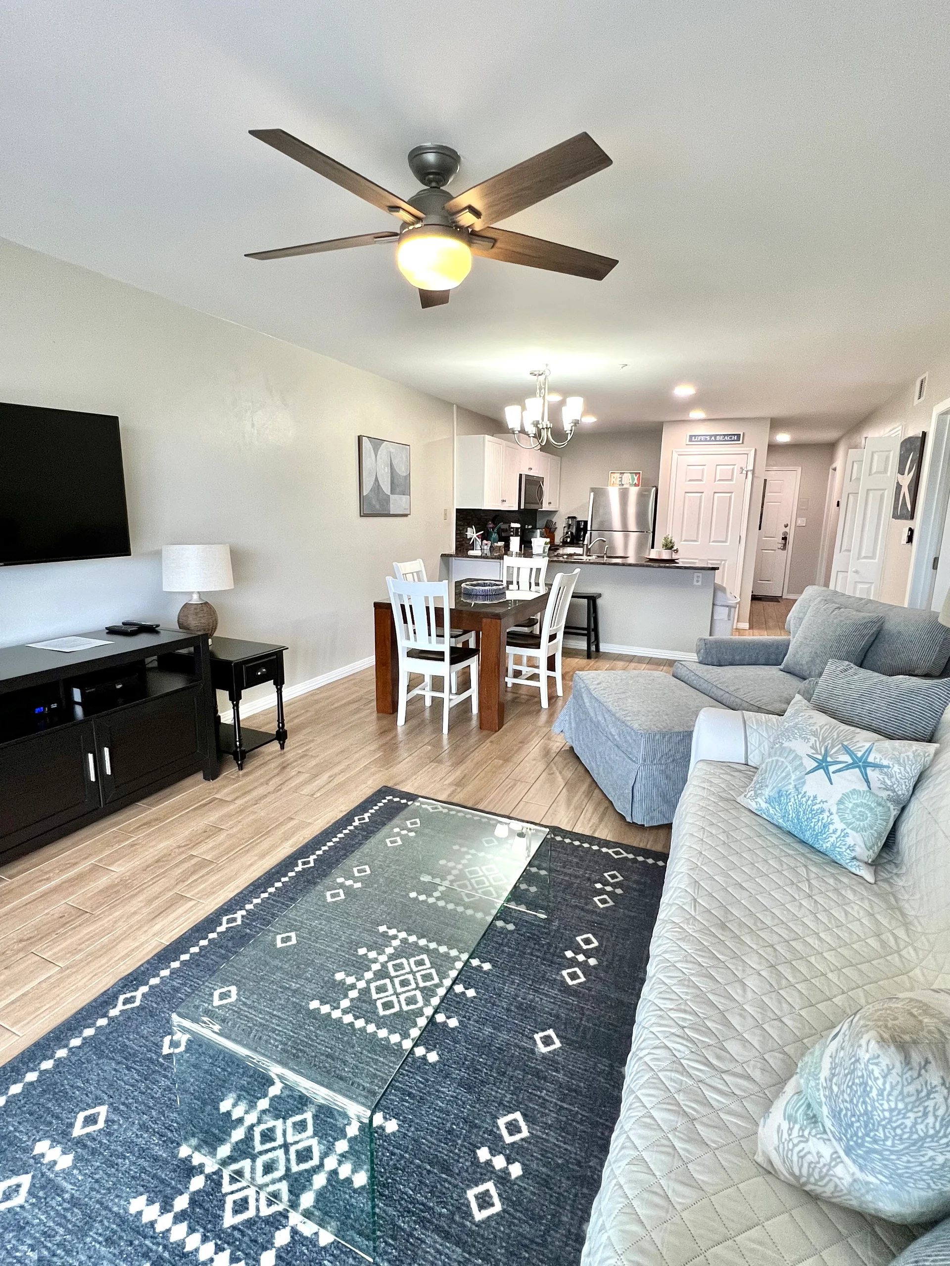 Gulf Views, Sleeps 8, Beach Service Inc! - Photo 3