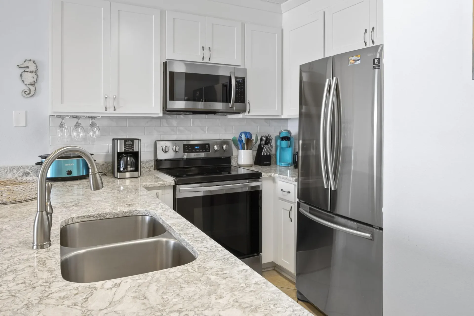 Maravilla 2412 - Top Floor remodeled unit with great gulf view & Free Beach Service - Photo 4