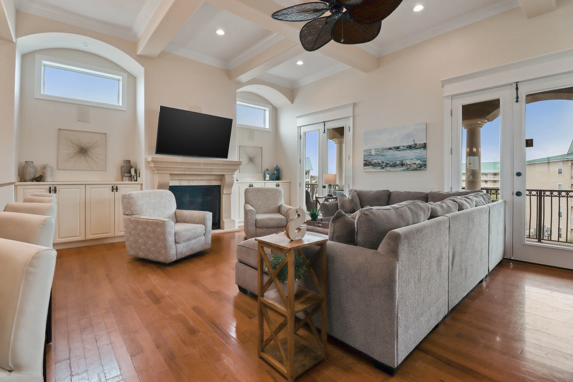 Spacious third floor living area