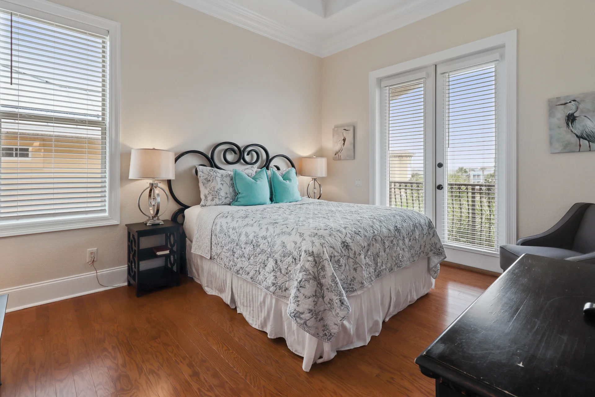 Third floor queen suite with ensuite