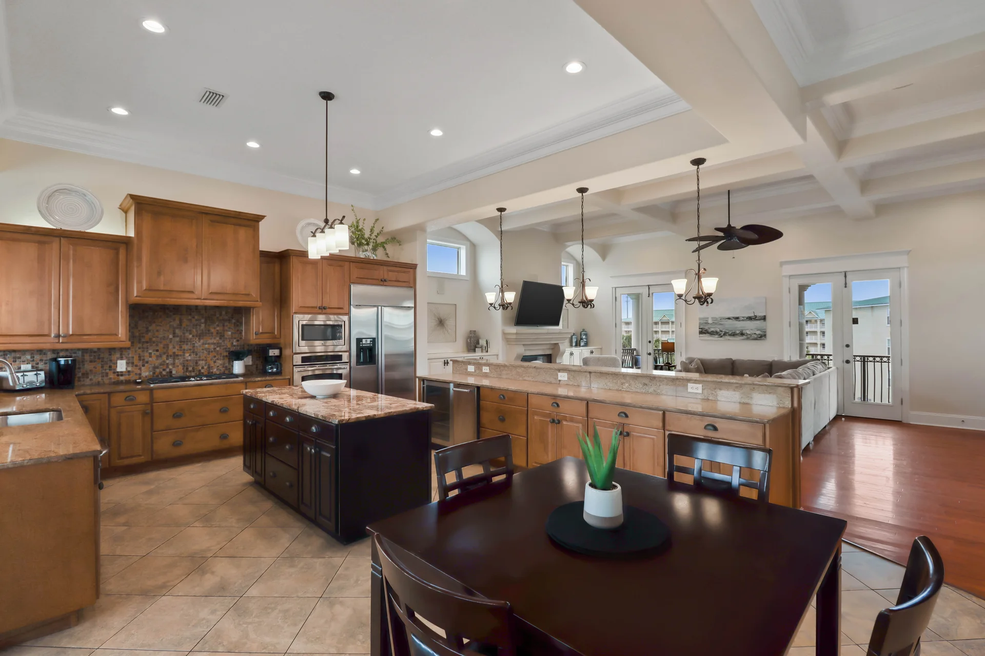 Spacious third floor with full kitchen and living are