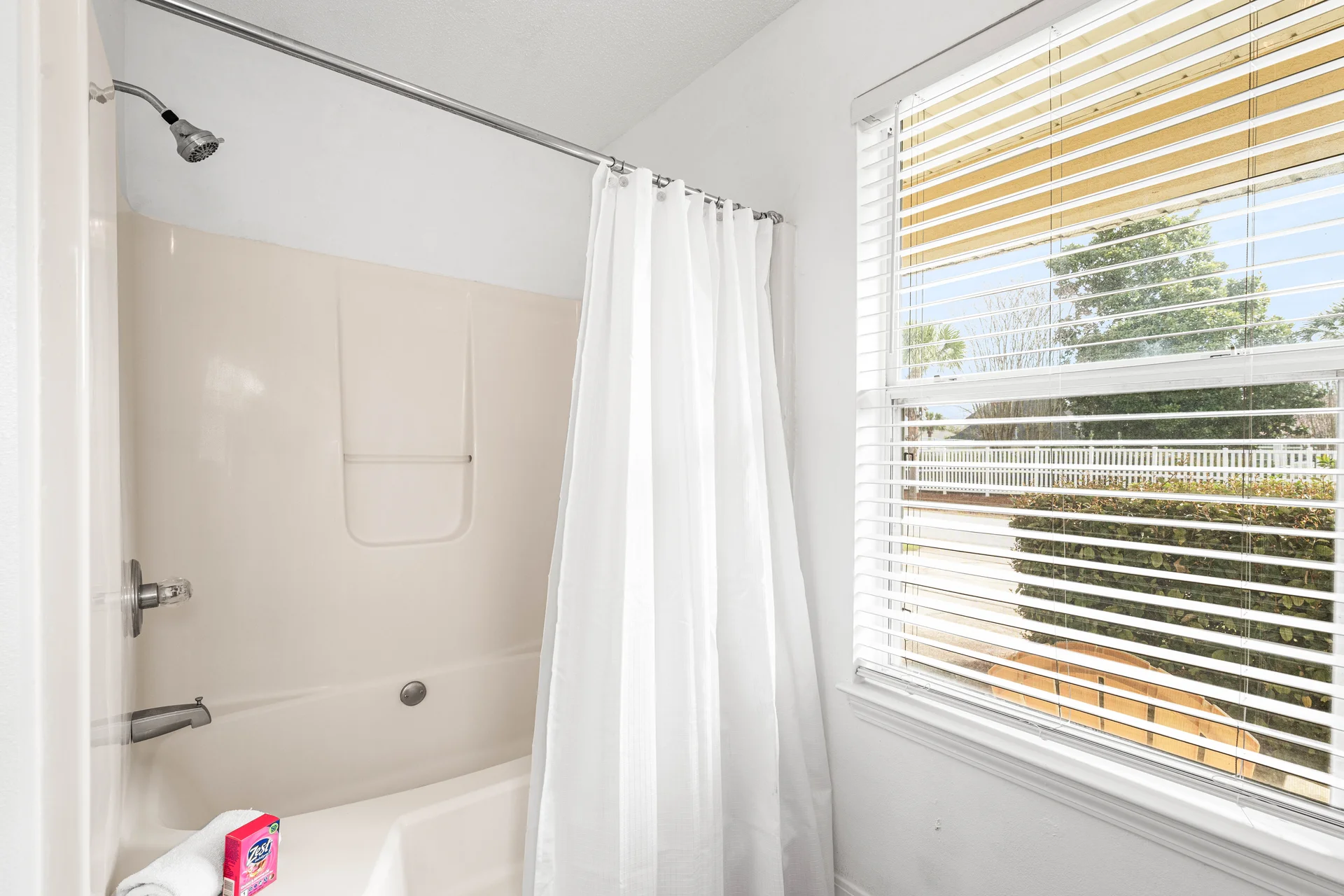 Charming Cottage in Maravilla Homes - Photo 11