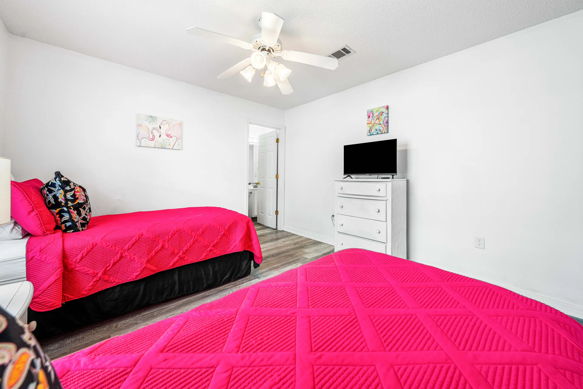 Charming Cottage in Maravilla Homes - Photo 20