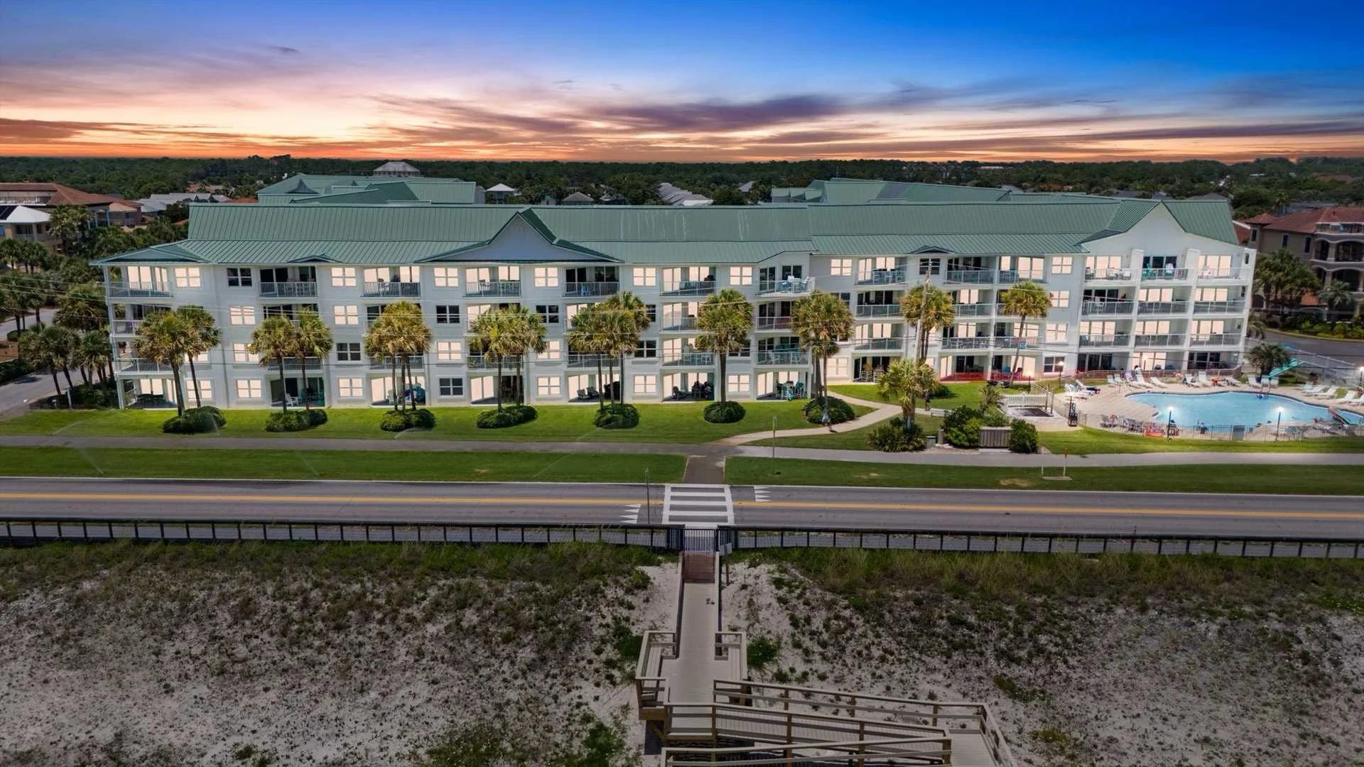 With its convenient location, pet-friendly policy, and family-focused layout, Maravilla 4412 is perfect for a budget-conscious family beach getaway. Whether you’re relaxing on the patio, enjoying the  - Photo 9