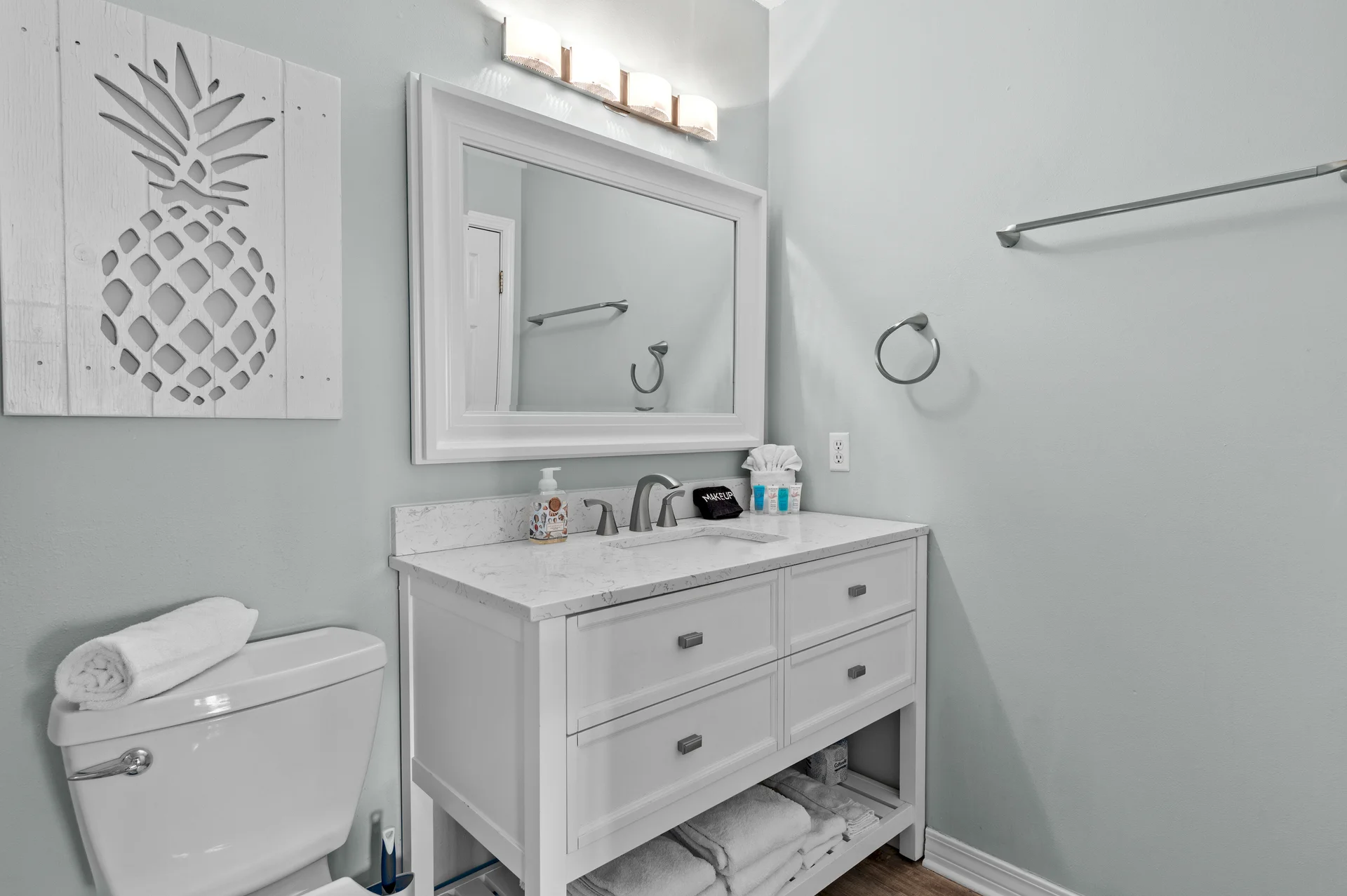 Maravilla 3br/2ba~Updated!~Sleeps 8~Free Beach Service! Top-Floor! Unit 1412 - Photo 13