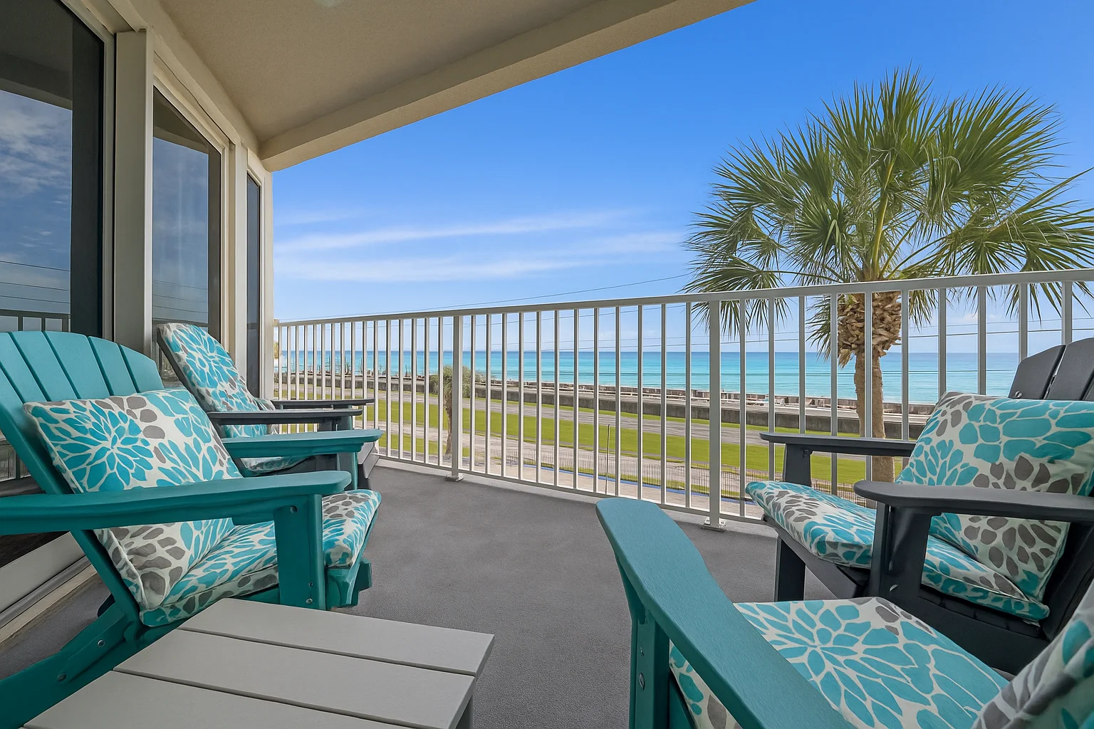 Enjoy your morning coffee or evening cocktails on your private 3rd floor balcony!