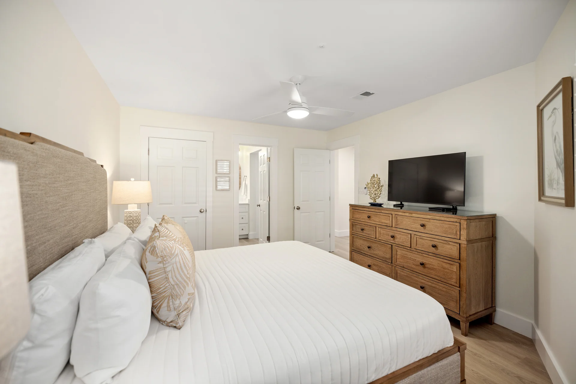 Newly Renovated Ground Floor 3 BR w/ Beach Service - Photo 12