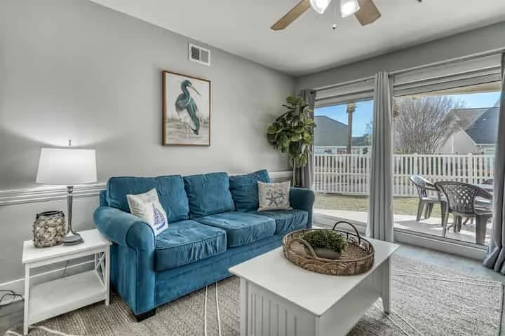 Modern, Updated Ground Floor Unit, Walk to Private Beach, Chair Service Included, 2 Pools, Hot Tub, Tennis, Basketball, Gym Onsite - Photo 2