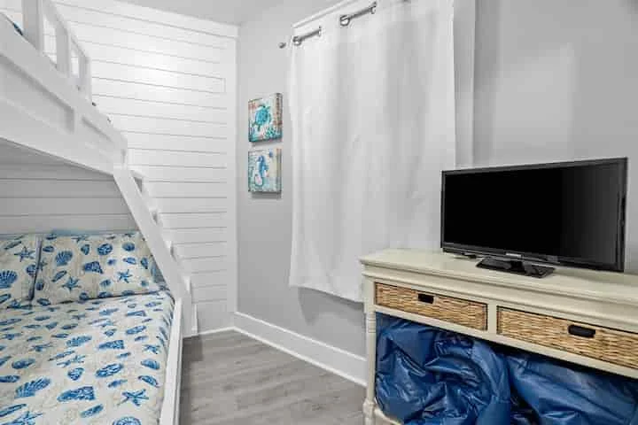 Modern, Updated Ground Floor Unit, Walk to Private Beach, Chair Service Included, 2 Pools, Hot Tub, Tennis, Basketball, Gym Onsite - Photo 14