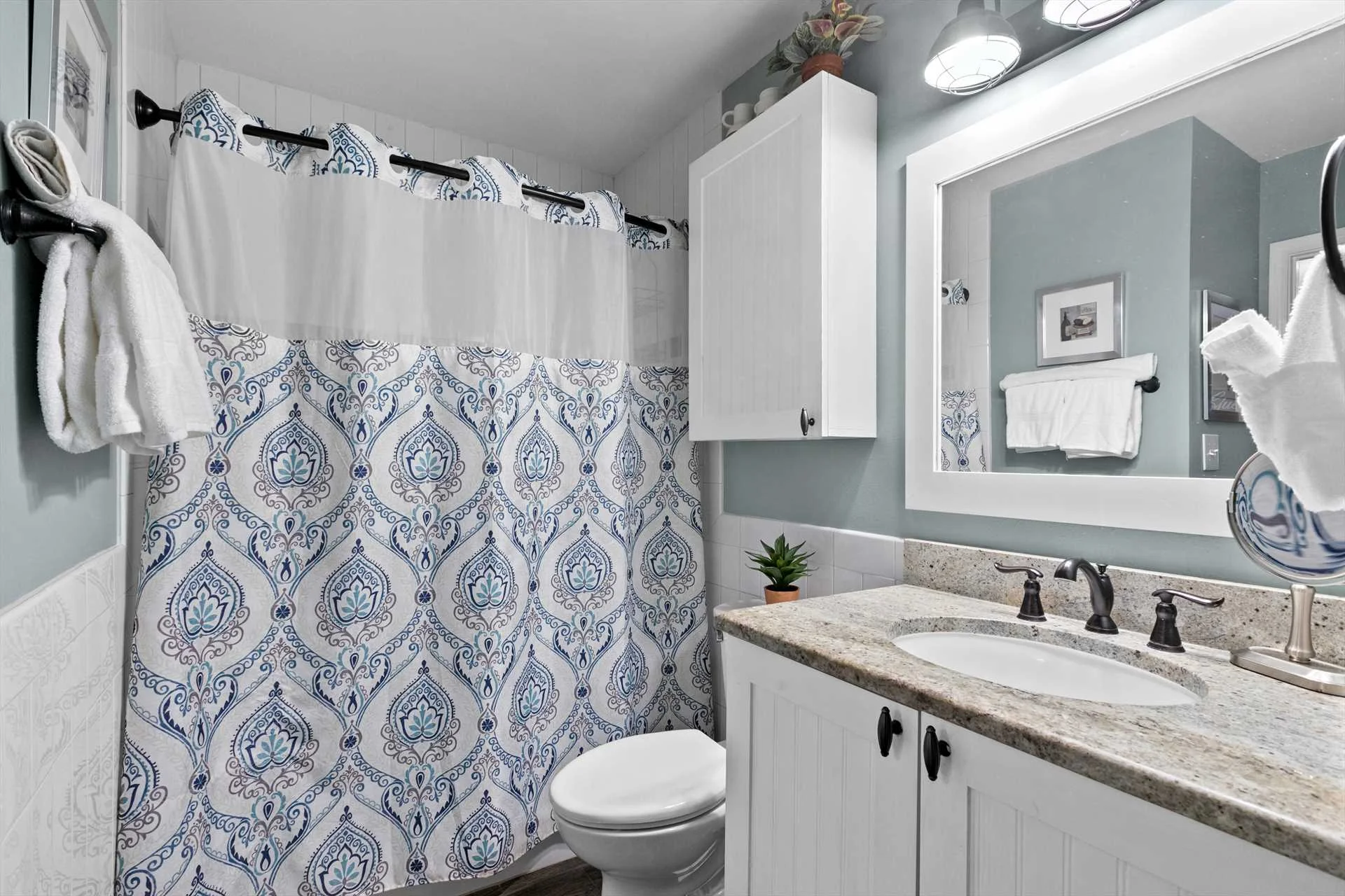 The beautifully renovated Drift Inn unit - 1202 - Photo 3