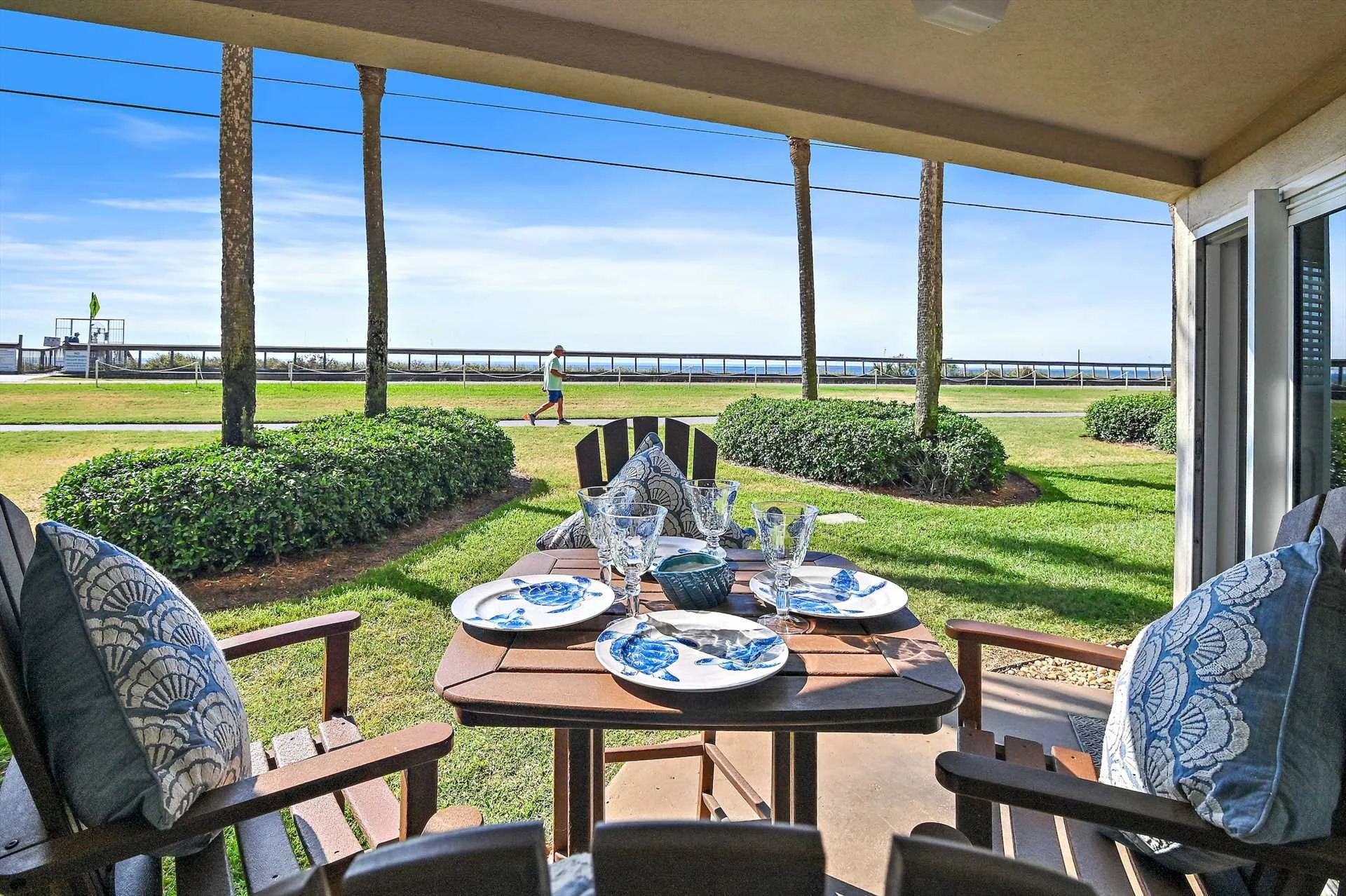 Maravilla Resort - Gone Coastal - Photo 2