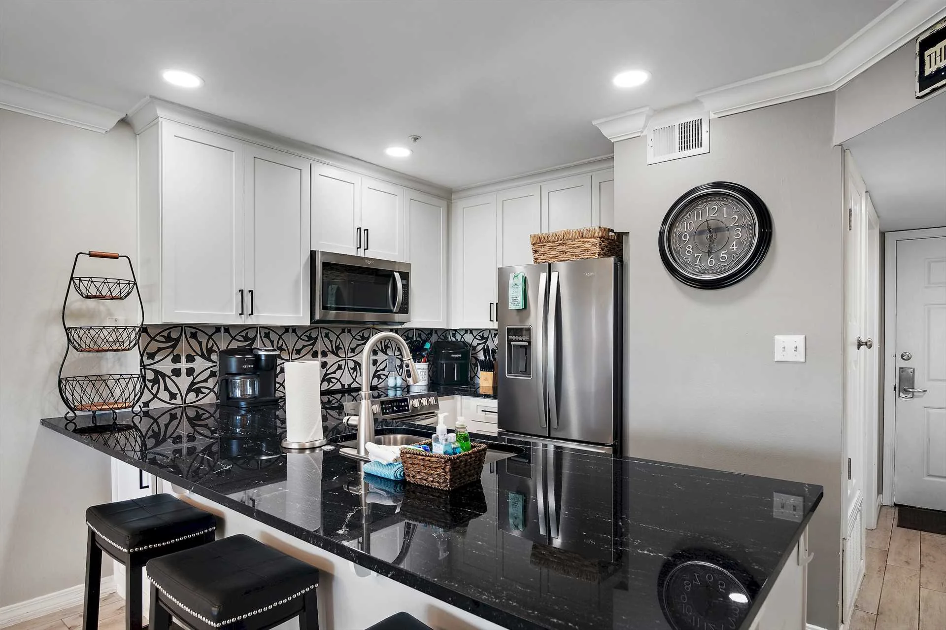 Maravilla Resort - Gone Coastal - Photo 9