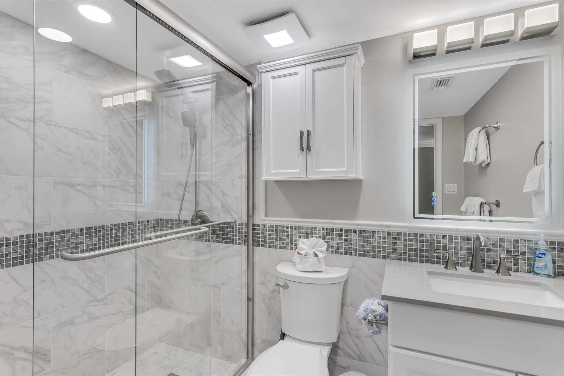 A Shore Thing at Maravilla 2211 - Photo 2