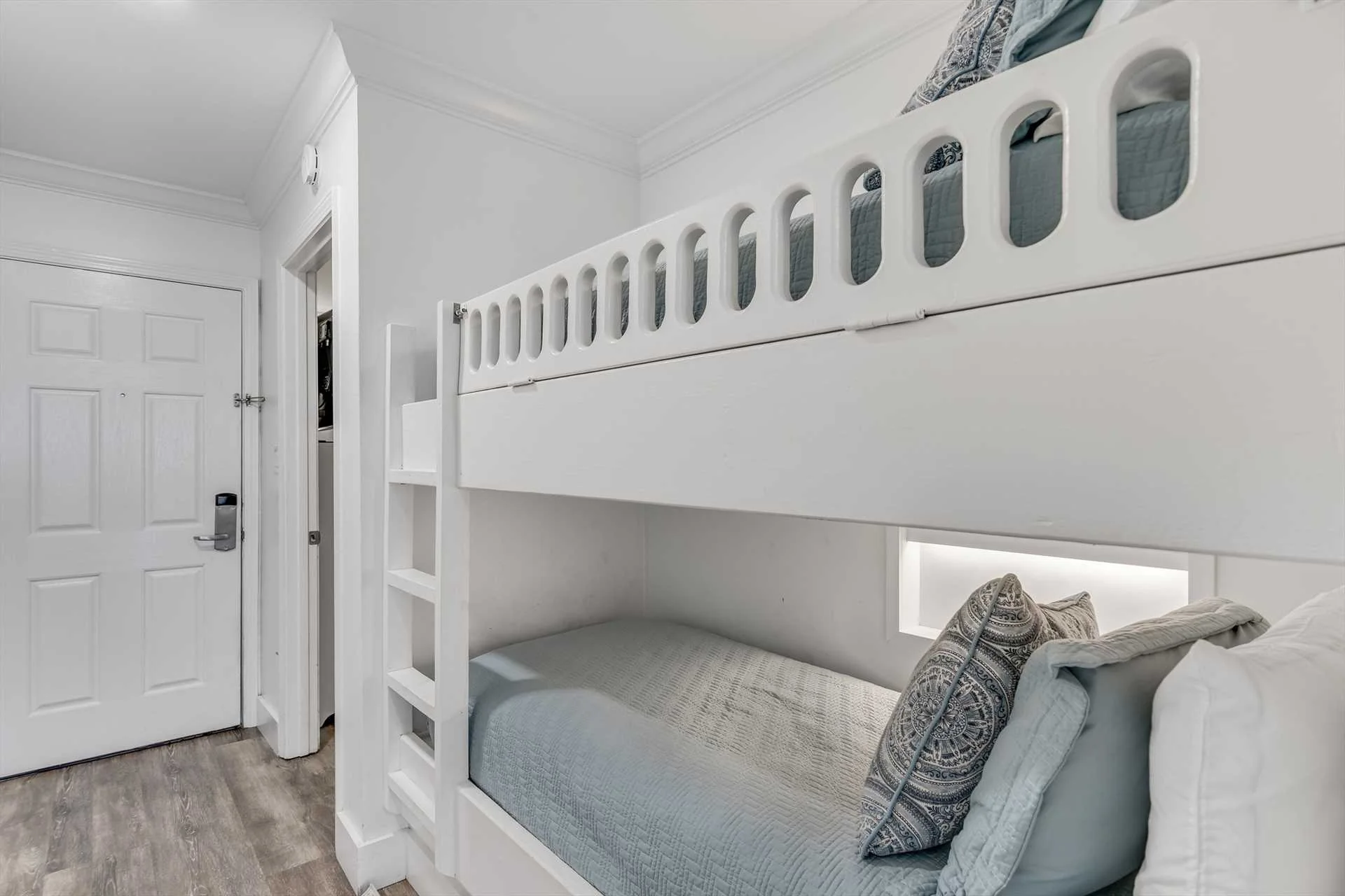 A Shore Thing at Maravilla 2211 - Photo 4