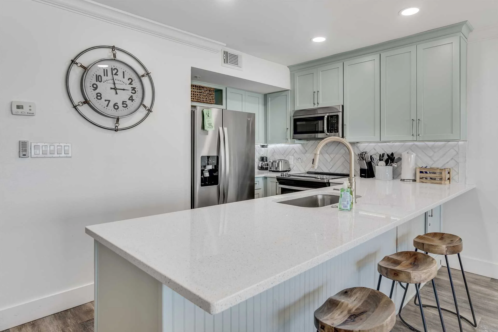 A Shore Thing at Maravilla 2211 - Photo 7