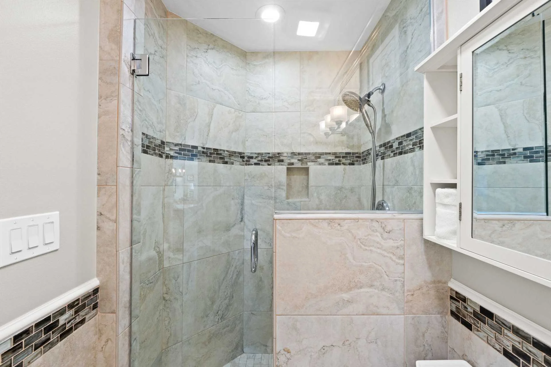 Maravilla Resort 2405 | Top-Floor Gulf-Front Condo in Destin, FL | Unobstructed Views - Photo 9