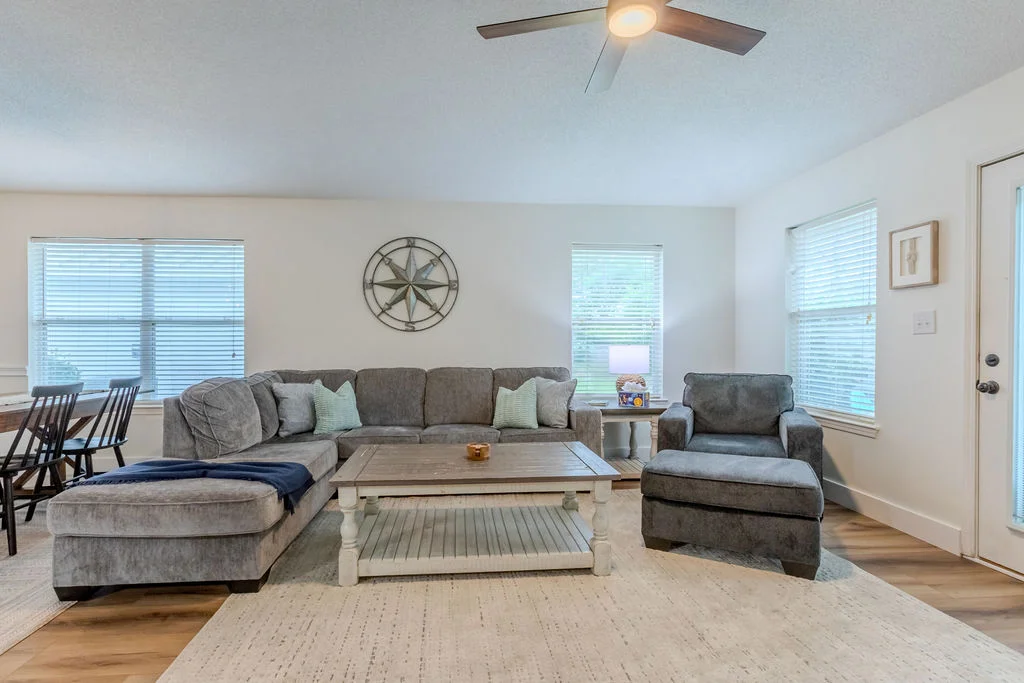 Charming, Pet Friendly Cottage ~ Sleeps 8 ~ Beach Service Included - Photo 6