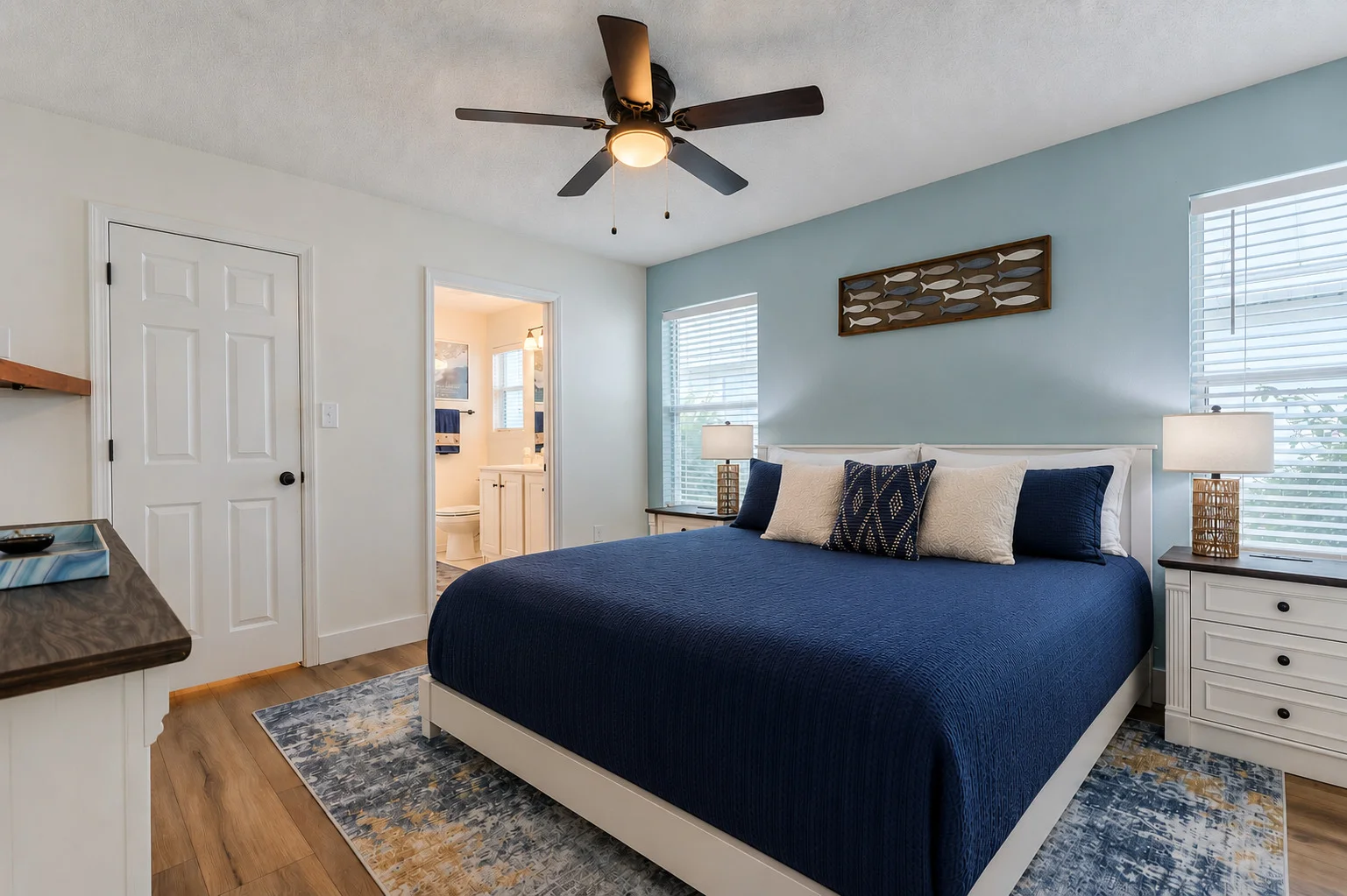 Charming, Pet Friendly Cottage ~ Sleeps 8 ~ Beach Service Included - Photo 8