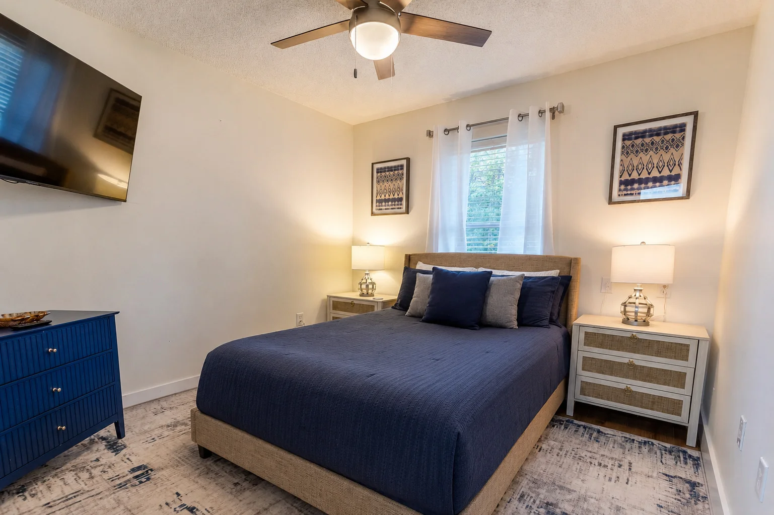 Charming, Pet Friendly Cottage ~ Sleeps 8 ~ Beach Service Included - Photo 11