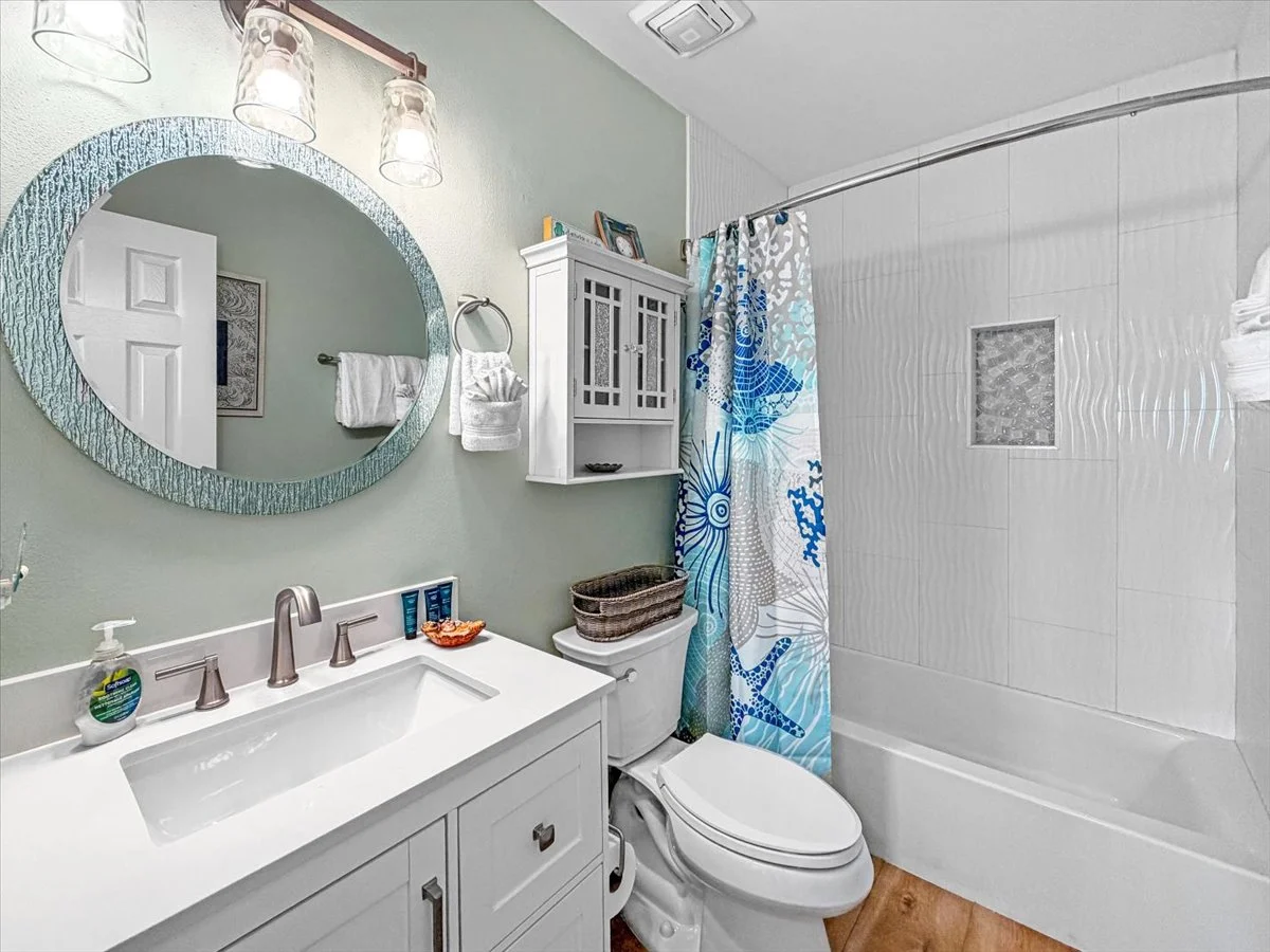 Newly Updated Beachfront Condo - Top Floor - Photo 9