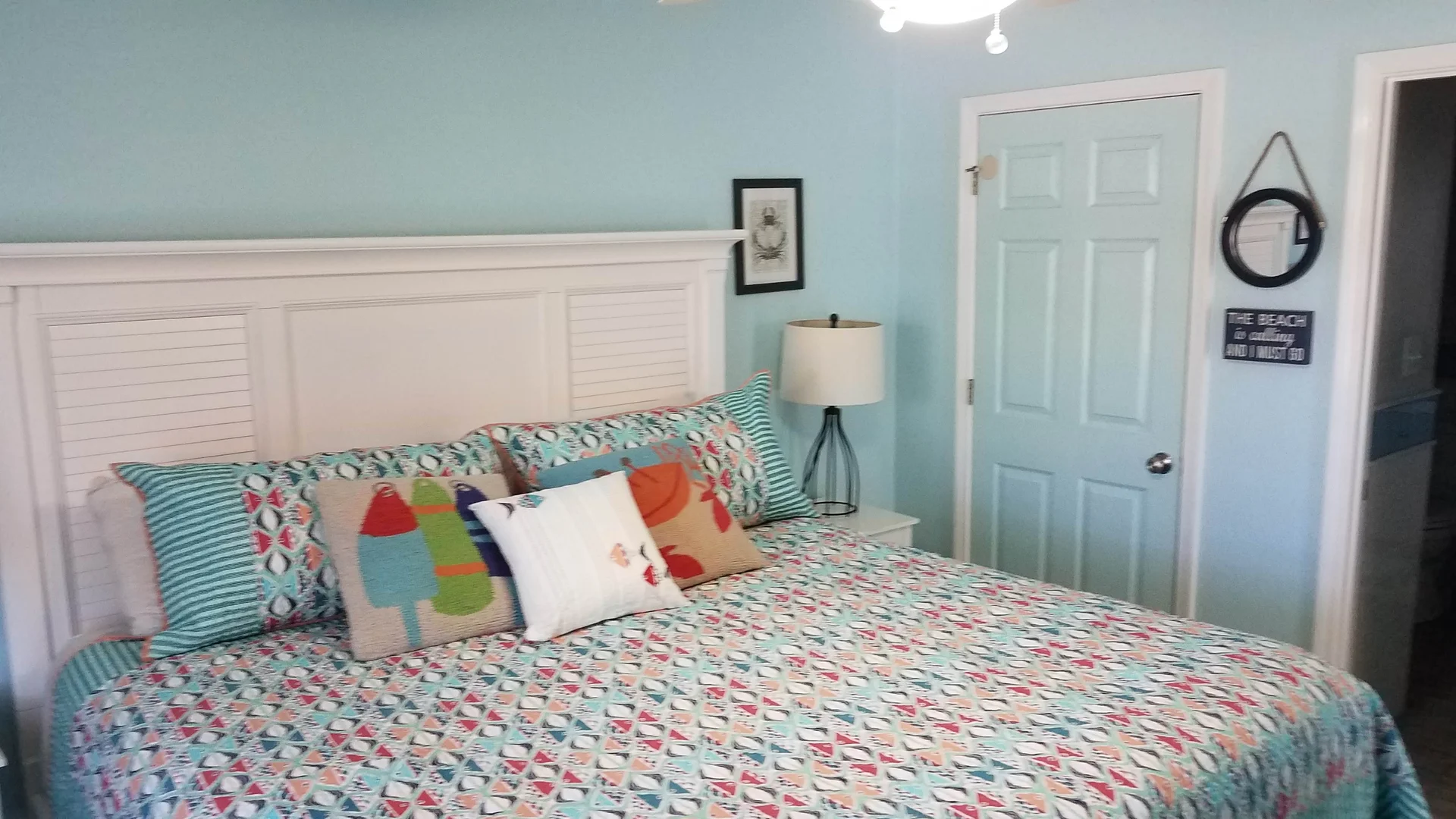 RELAX AND REFRESH Ocean-view balcony, Pet-Friendly, BEACH SERVICE for 4 - Photo 5