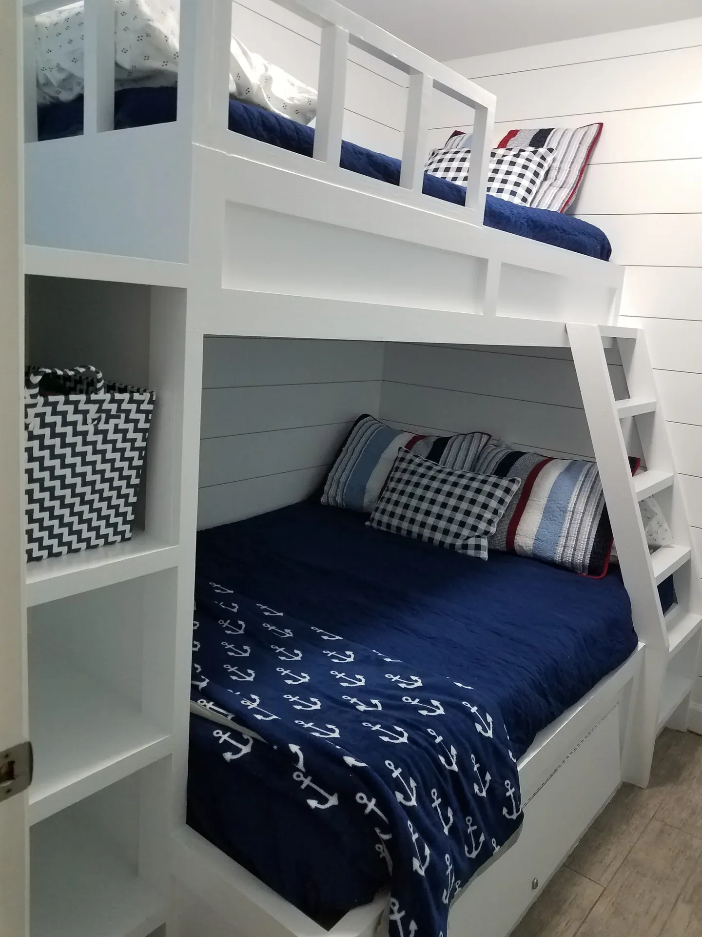 RELAX AND REFRESH Ocean-view balcony, Pet-Friendly, BEACH SERVICE for 4 - Photo 6