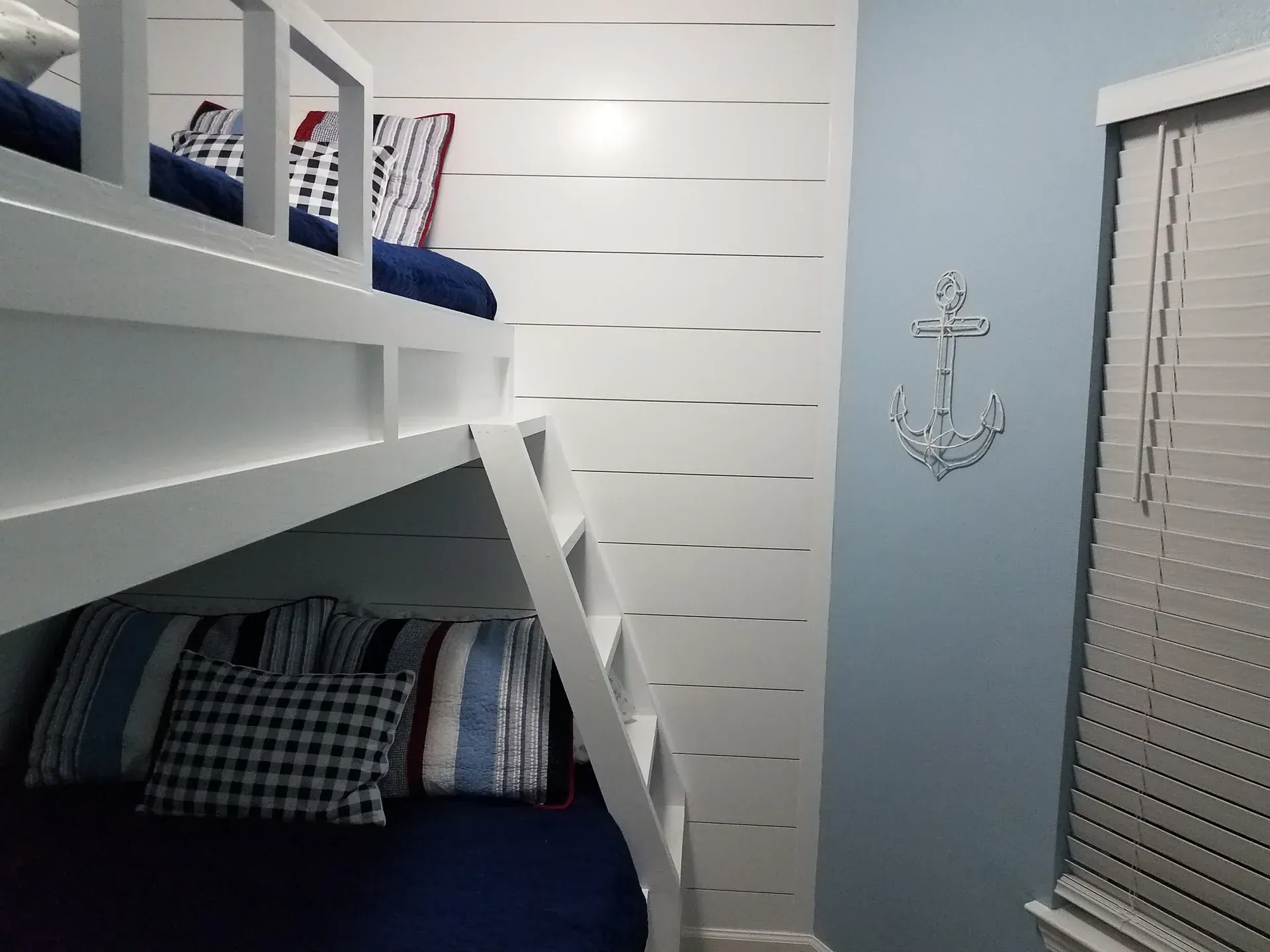 RELAX AND REFRESH Ocean-view balcony, Pet-Friendly, BEACH SERVICE for 4 - Photo 7