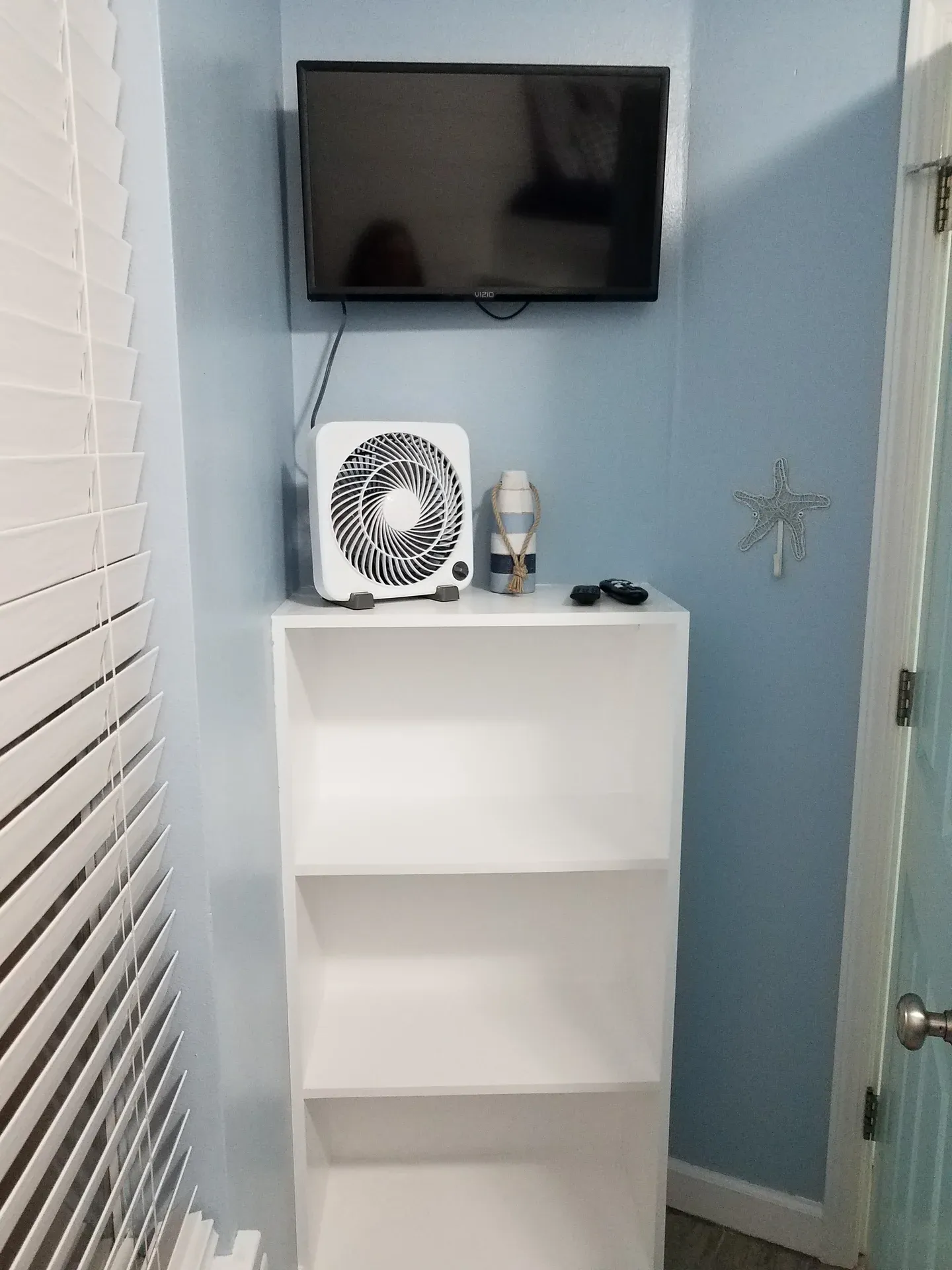 RELAX AND REFRESH Ocean-view balcony, Pet-Friendly, BEACH SERVICE for 4 - Photo 8