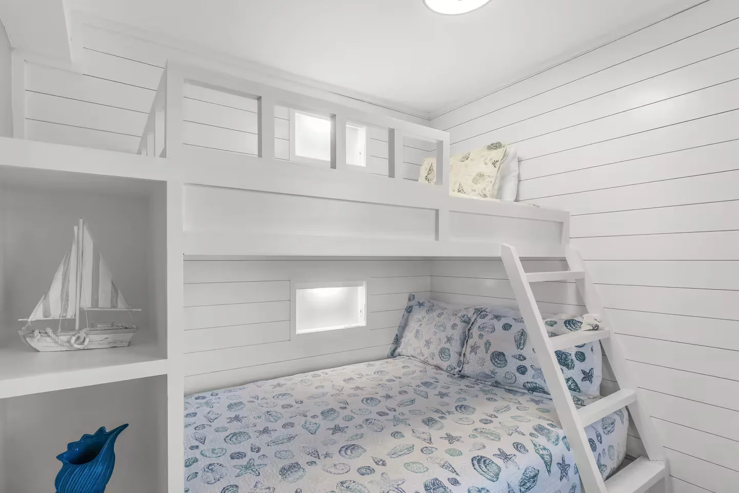 Location! | Free Beach Service | Private Beach - Photo 7