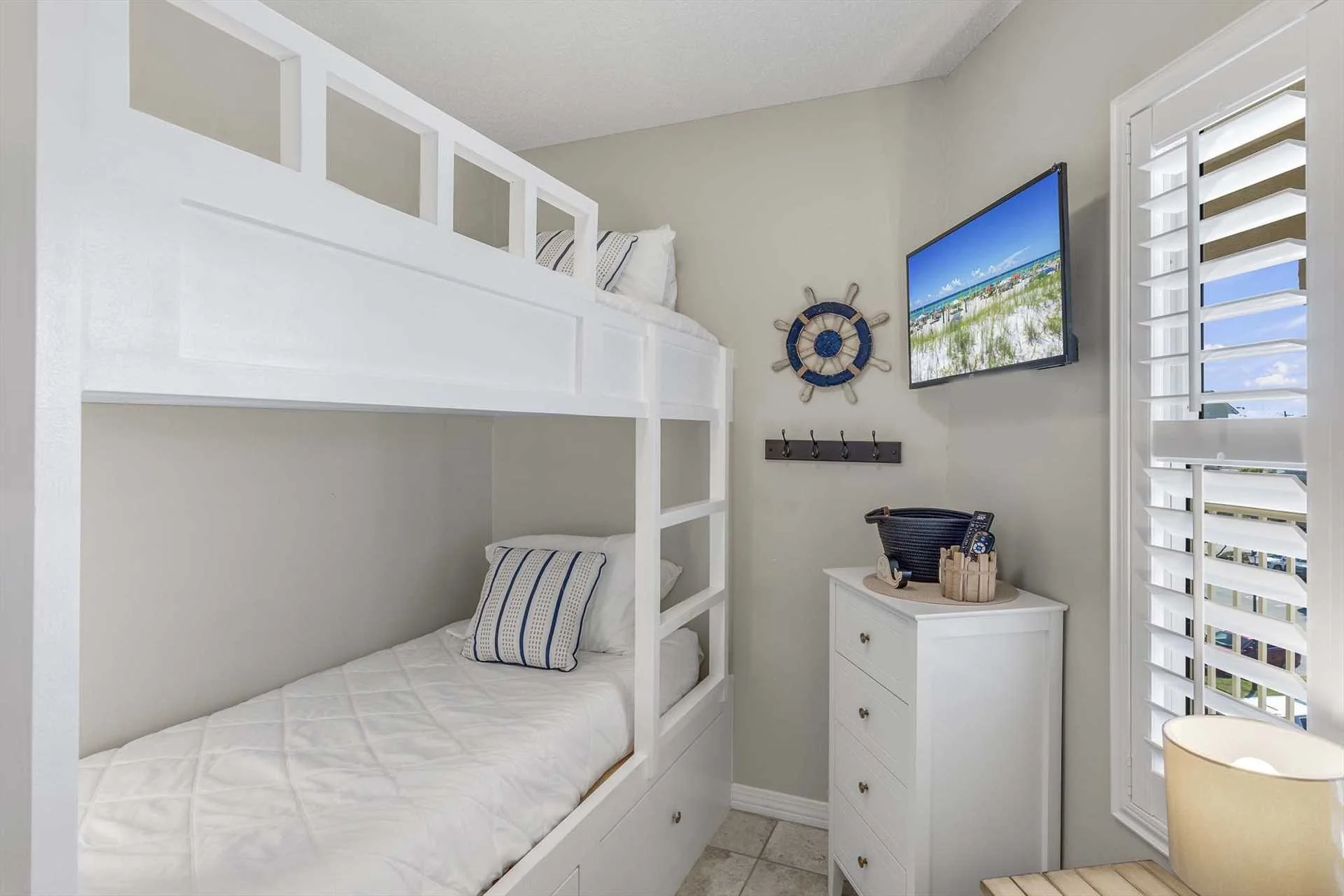 Bunk room with  27 TV 