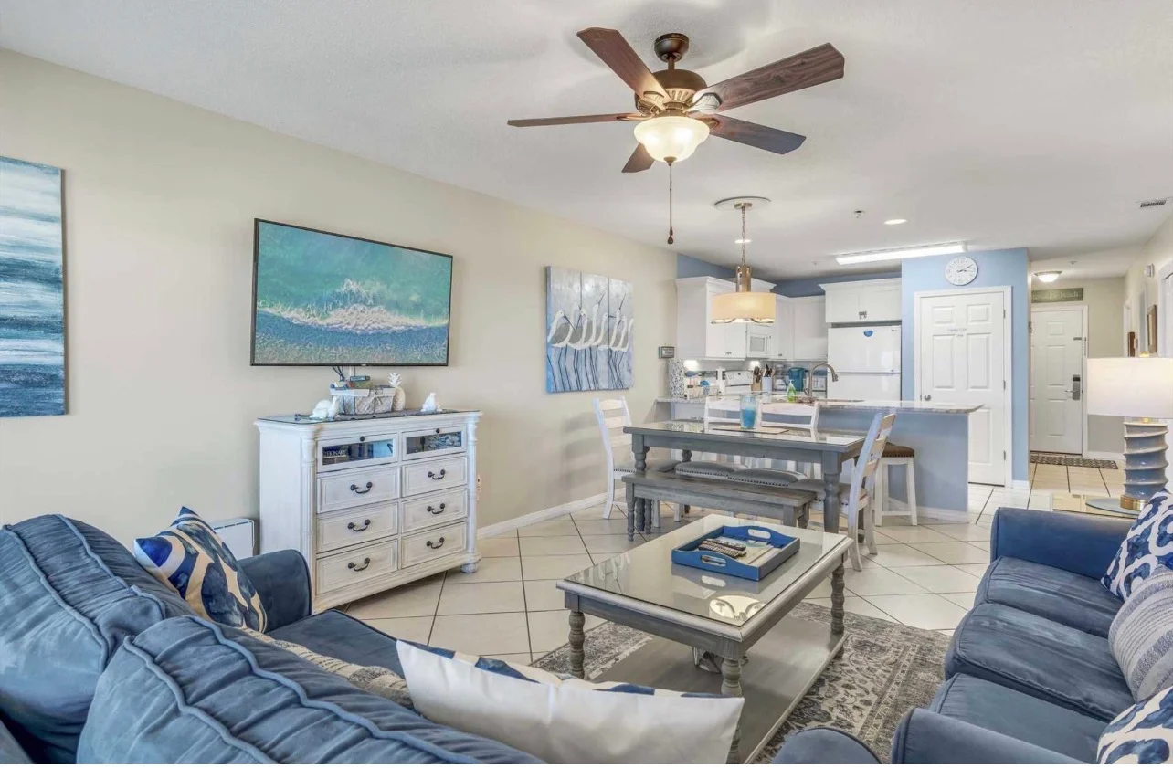 Living and dining area 