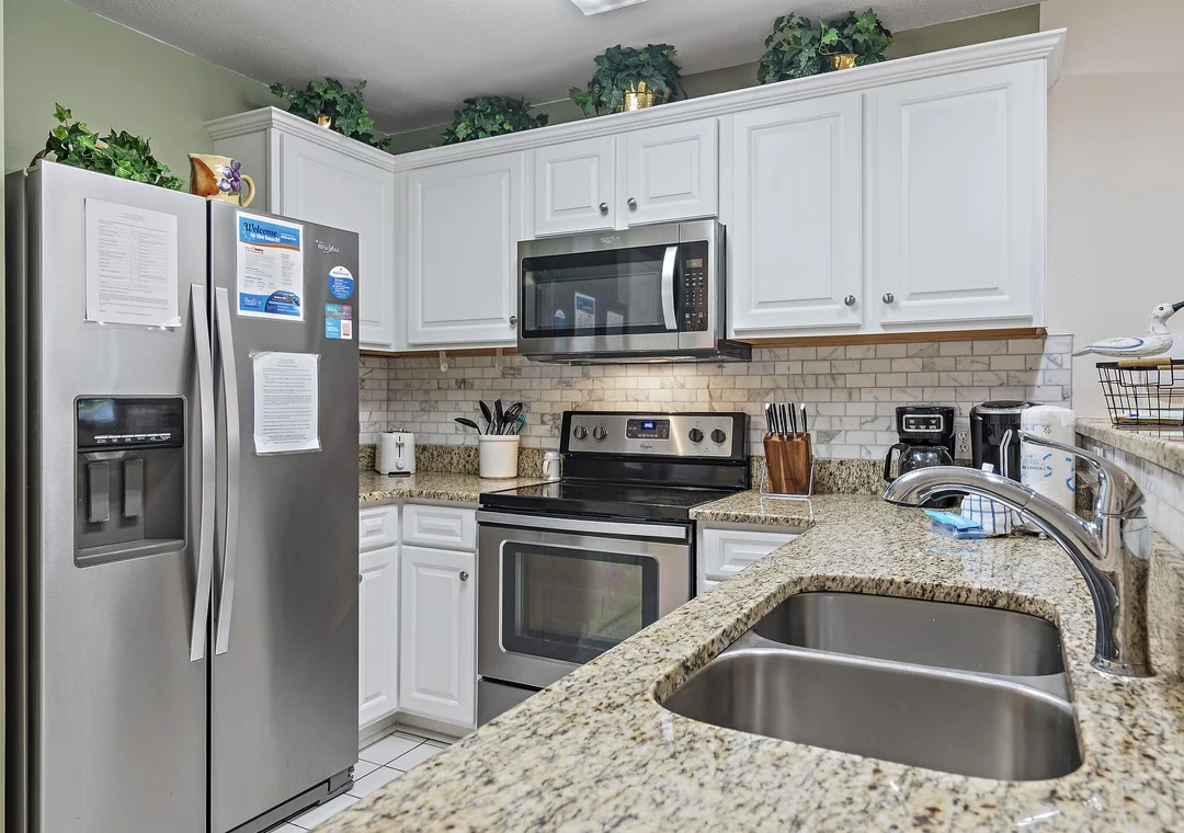 Walk to the Beach! - Photo 4