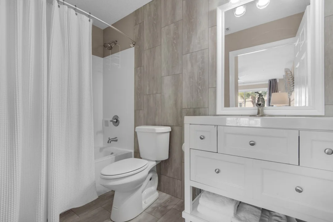 Welcome to Maravilla 1204 – Your Beachside Home Away from Home! - Photo 12
