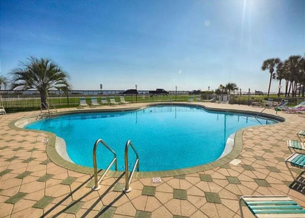 Welcome to Maravilla 1204 – Your Beachside Home Away from Home! - Photo 14