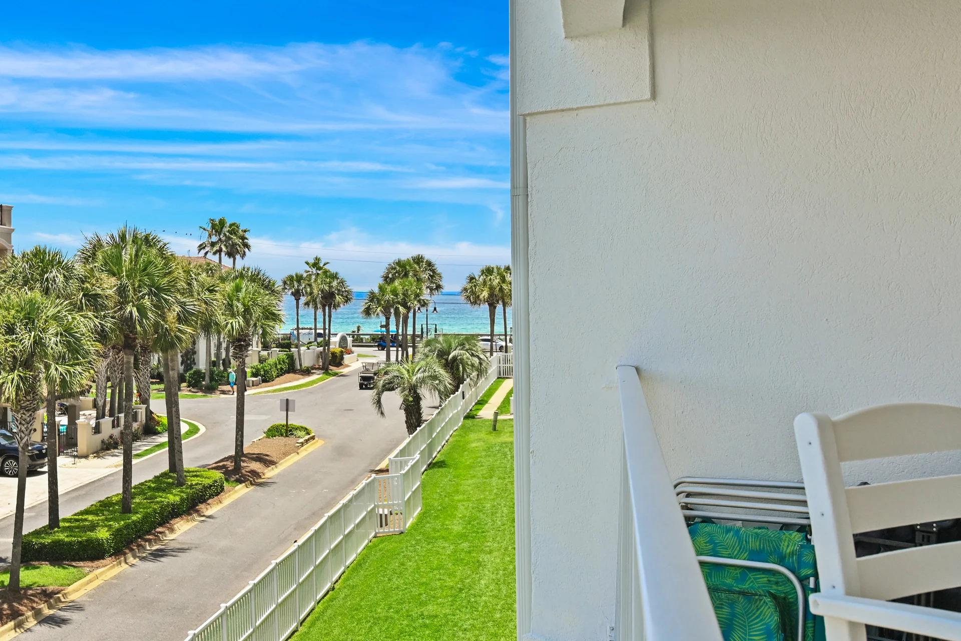 Gulf View 3BR, Sleeps 8, Beach Service Included