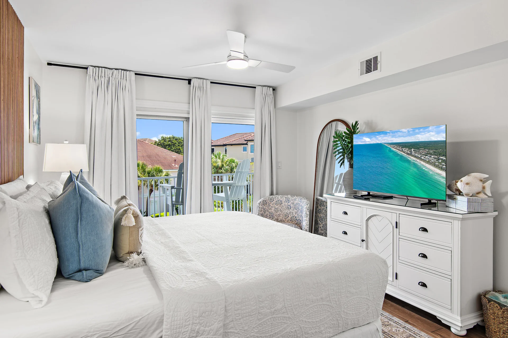 Gulf View 3BR, Sleeps 8, Beach Service Included - Photo 9