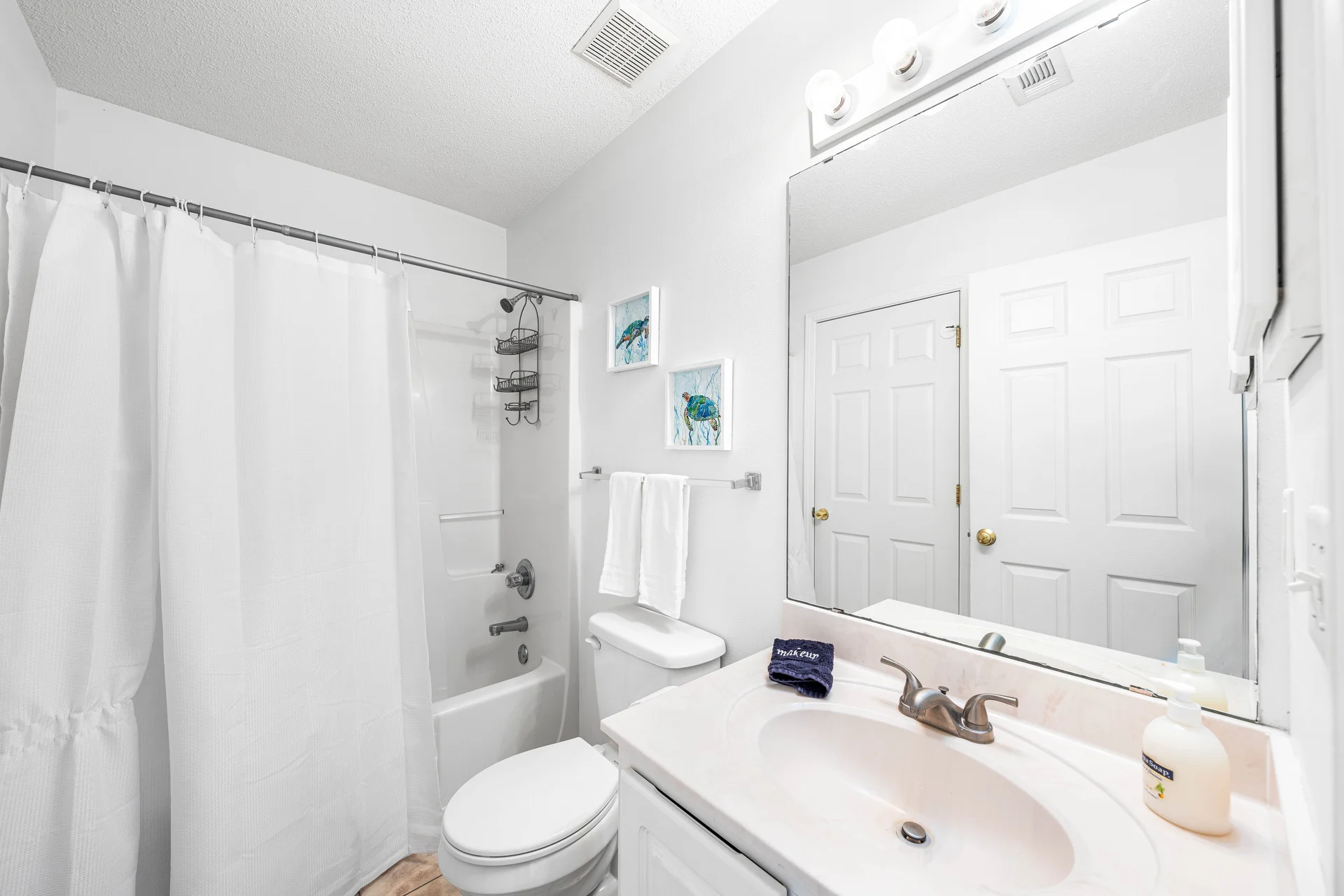 Charming Cottage in the Homes - Photo 6