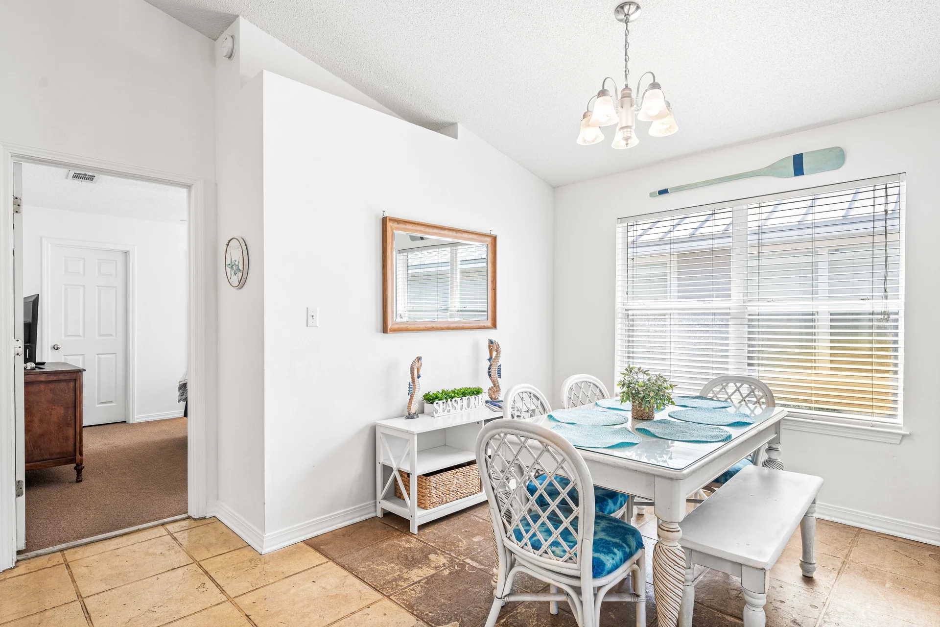 Charming Cottage in the Homes - Photo 12