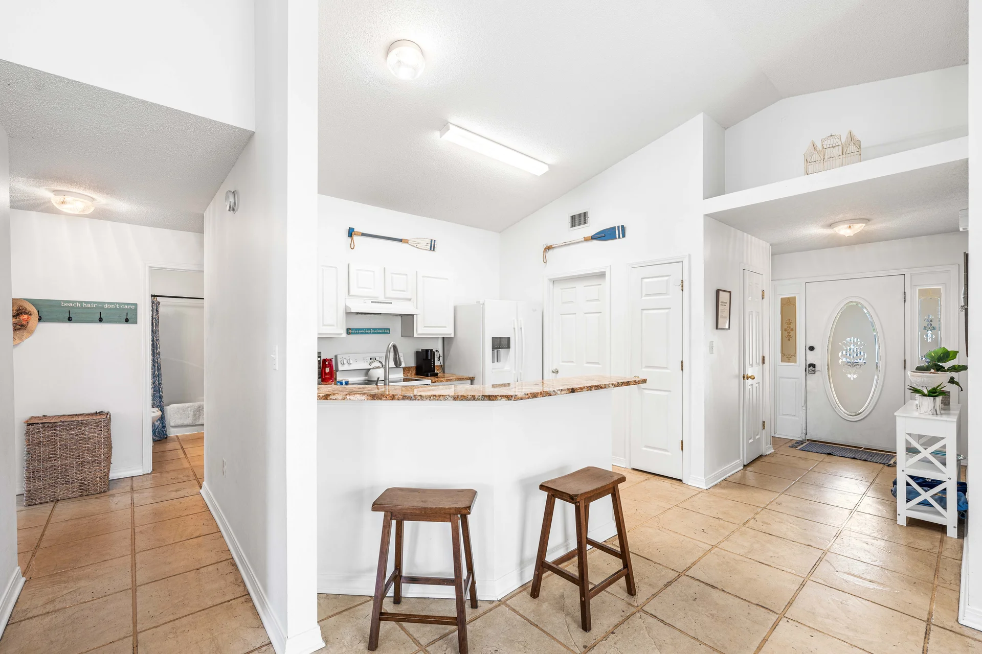 Charming Cottage in the Homes - Photo 14