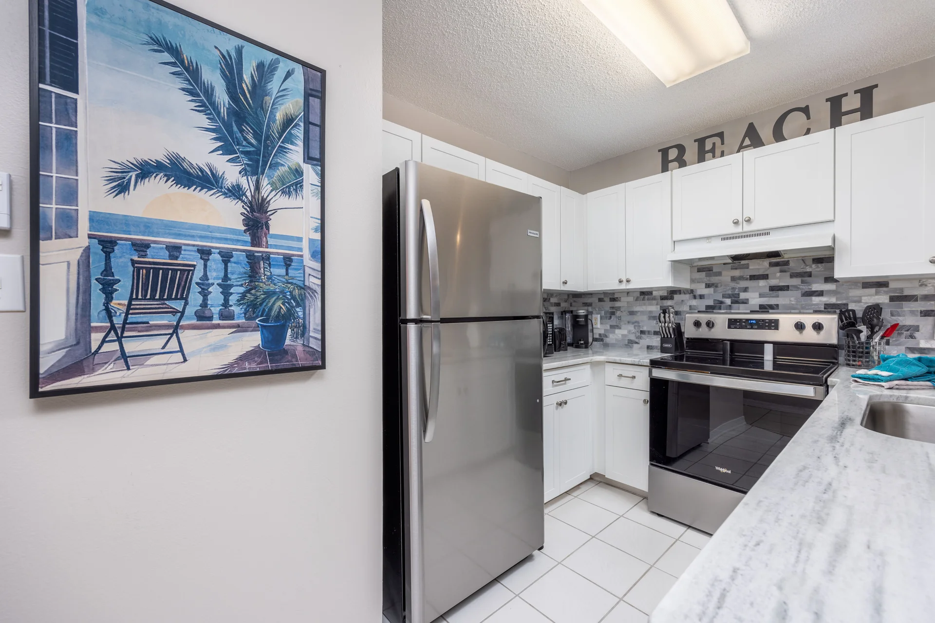 Pet Friendly! Beach Service Included! - Photo 4