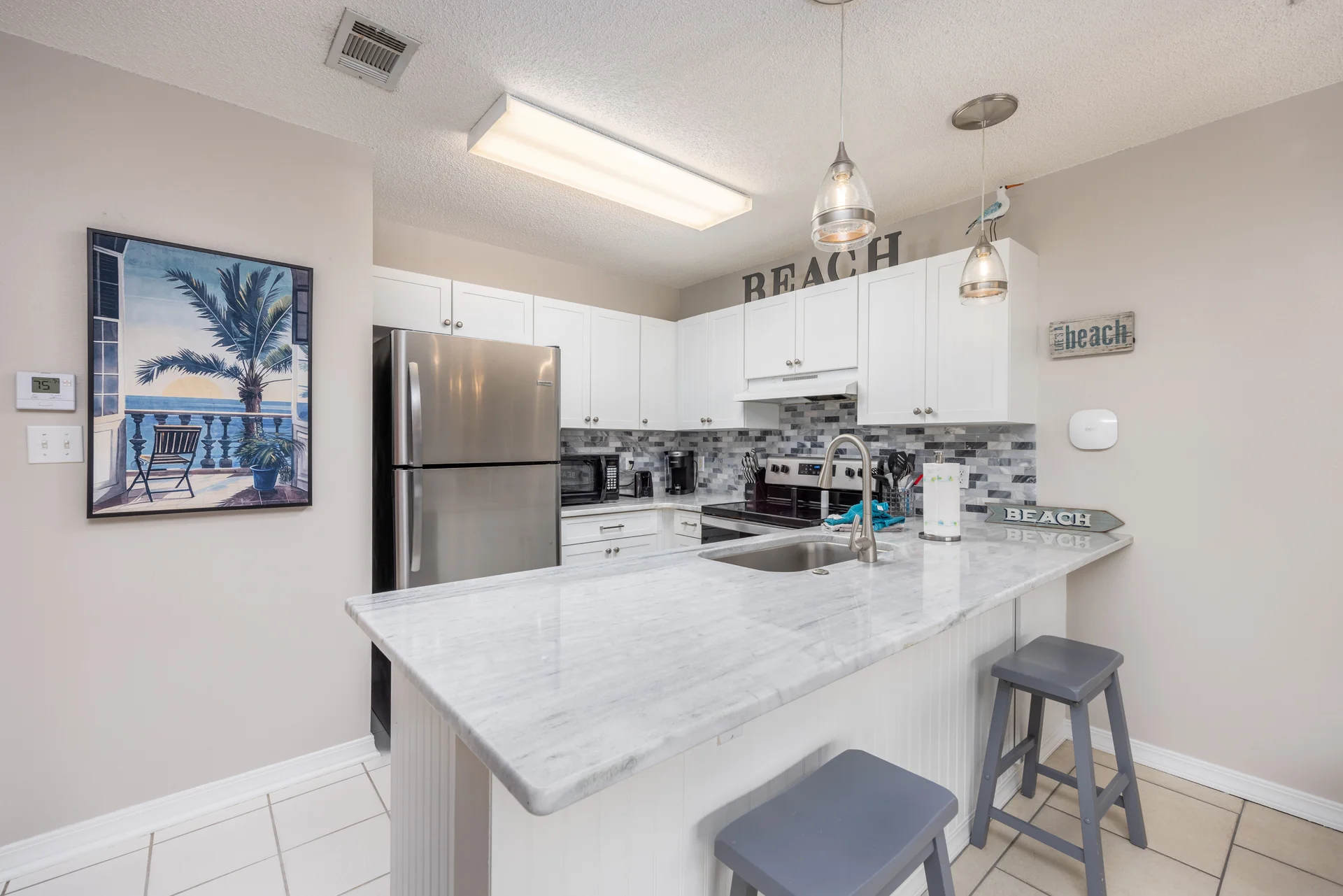 Pet Friendly! Beach Service Included! - Photo 5